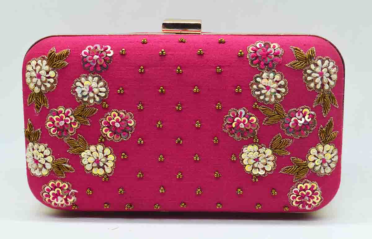 Embroidered clutch - Pastau