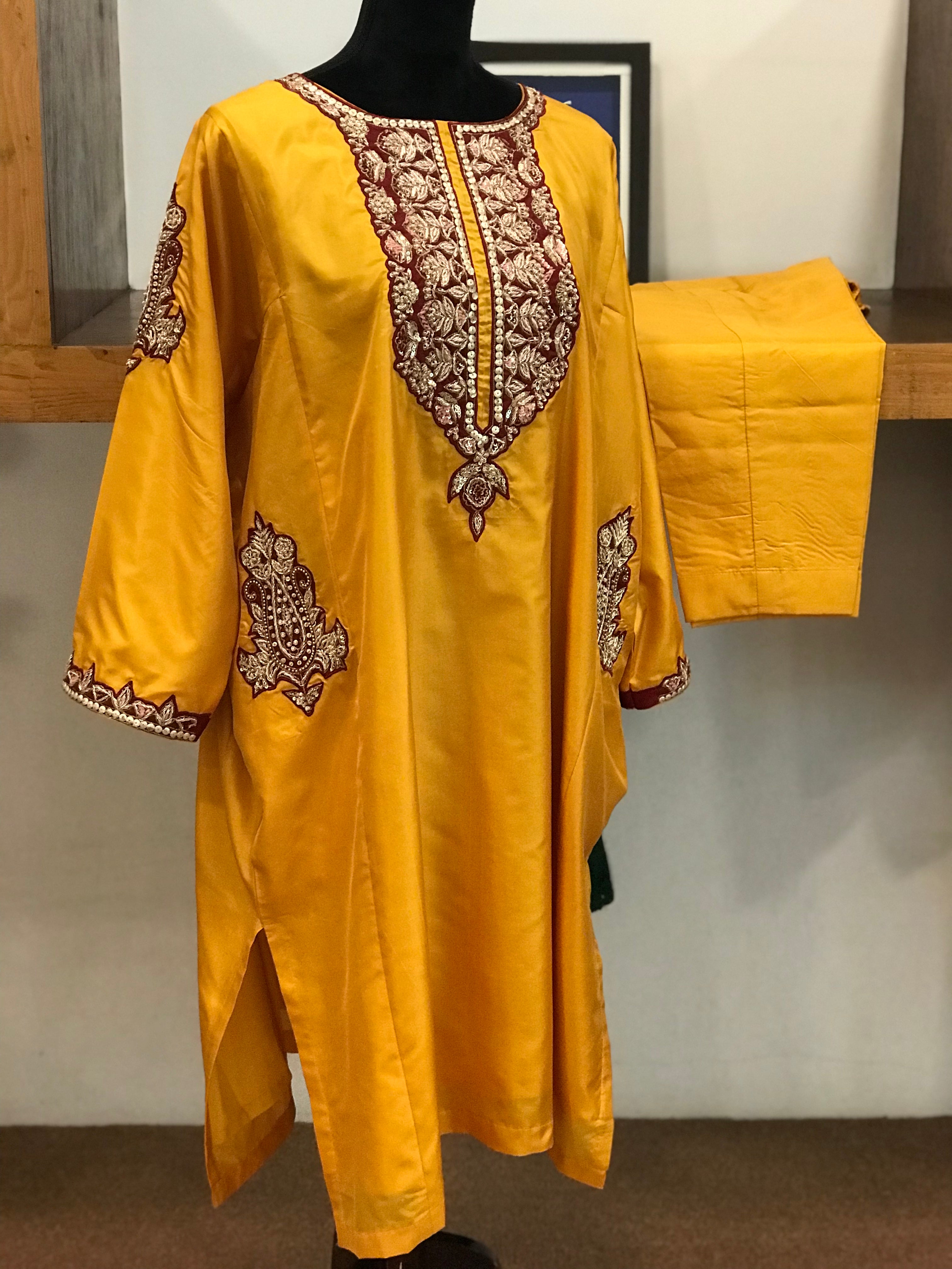 Hand embroidered Pheran set 2pc stitched