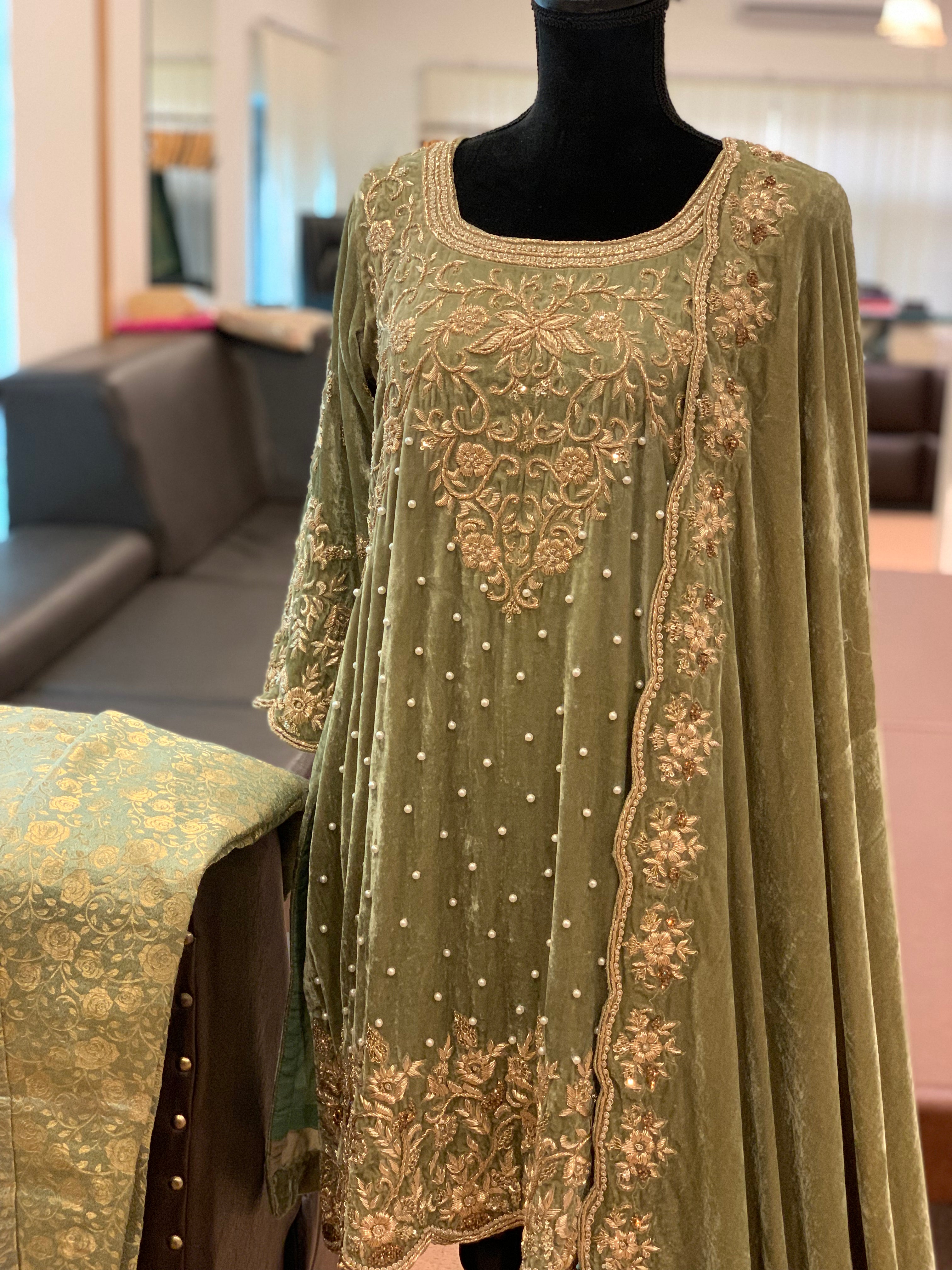 Handembroidered dress 3pc stitched