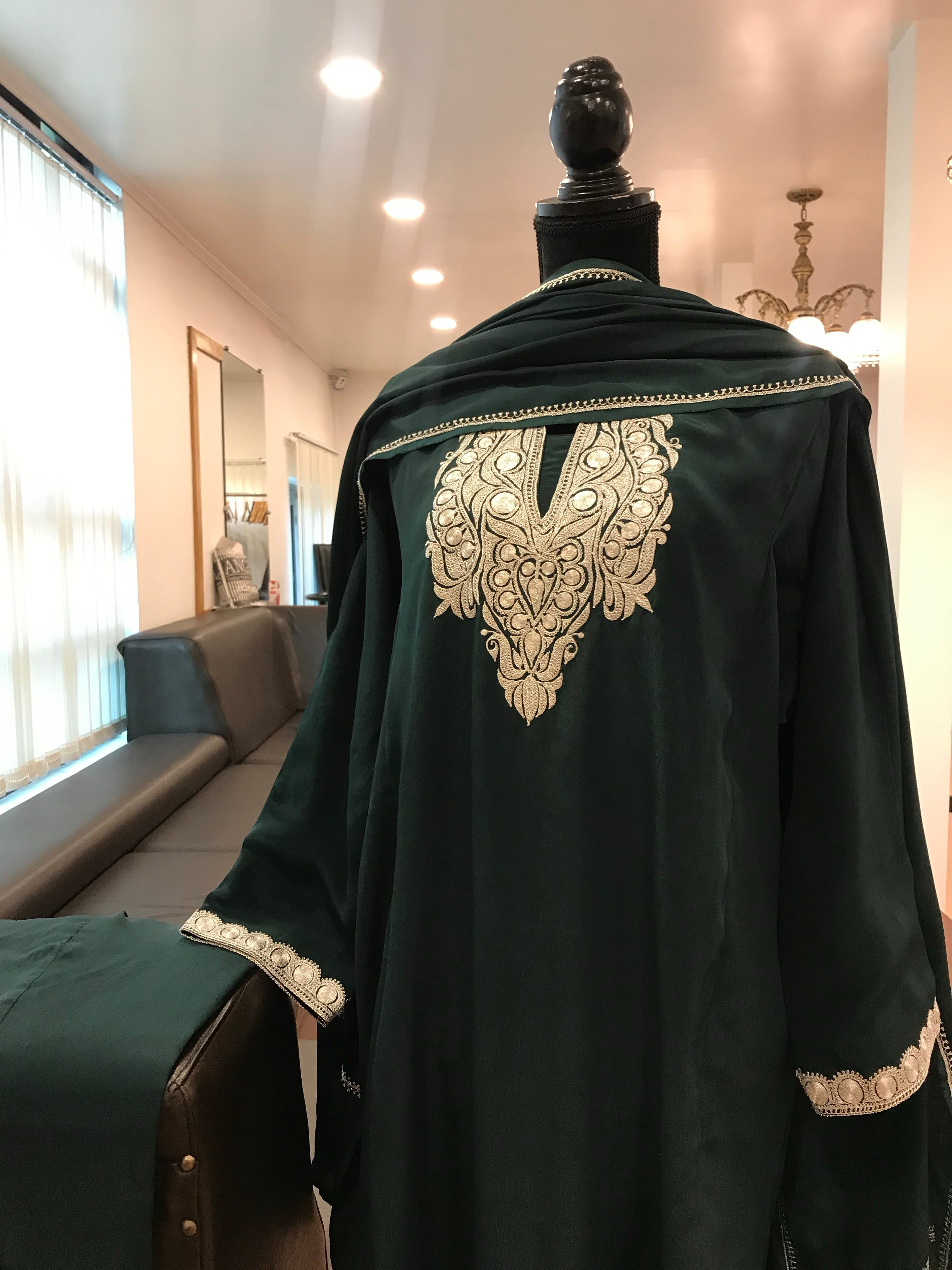 Hand Tilla crepe suit 3pc stitched