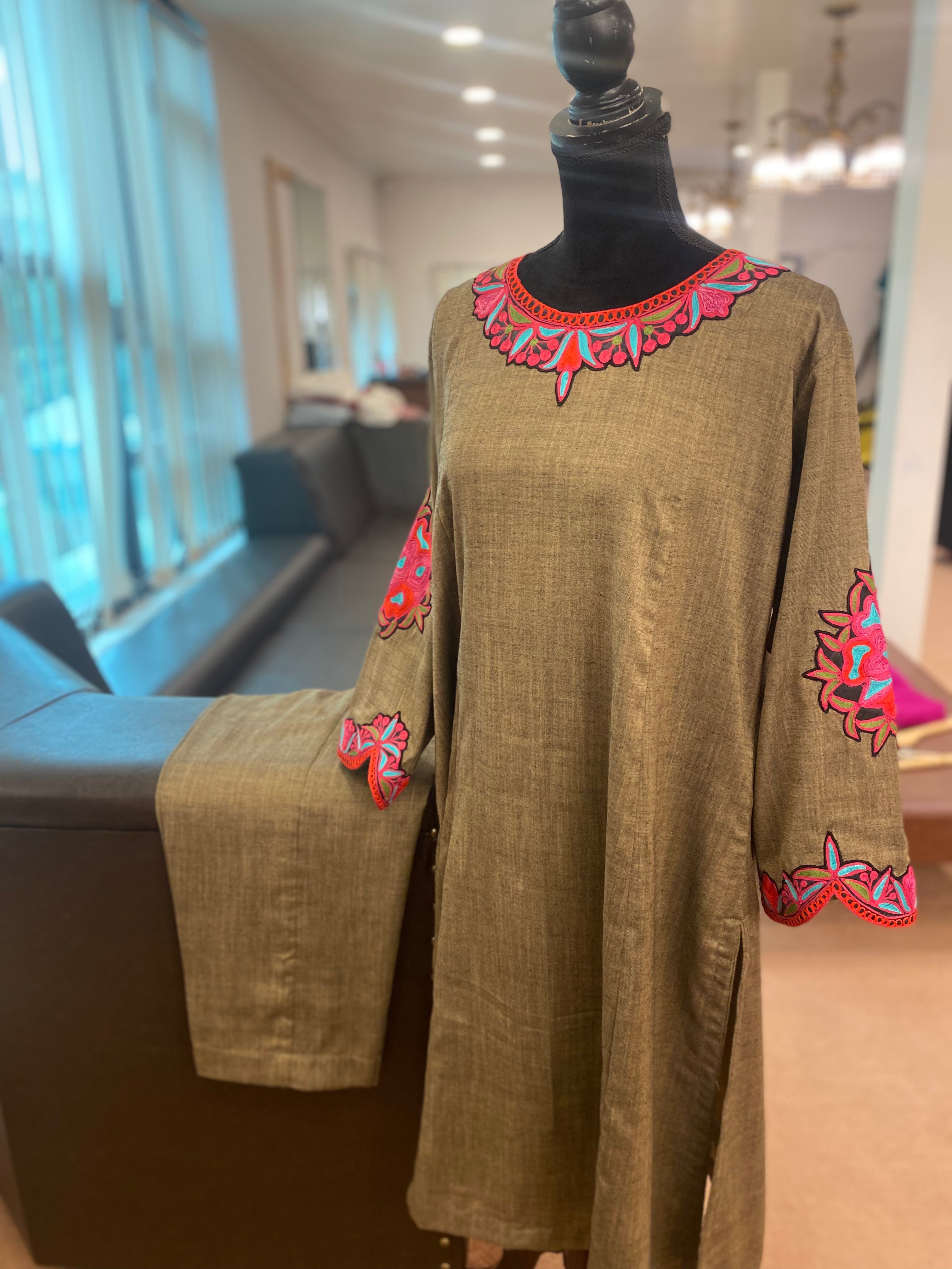 Aari kurta set 2pc stitched PBKS060