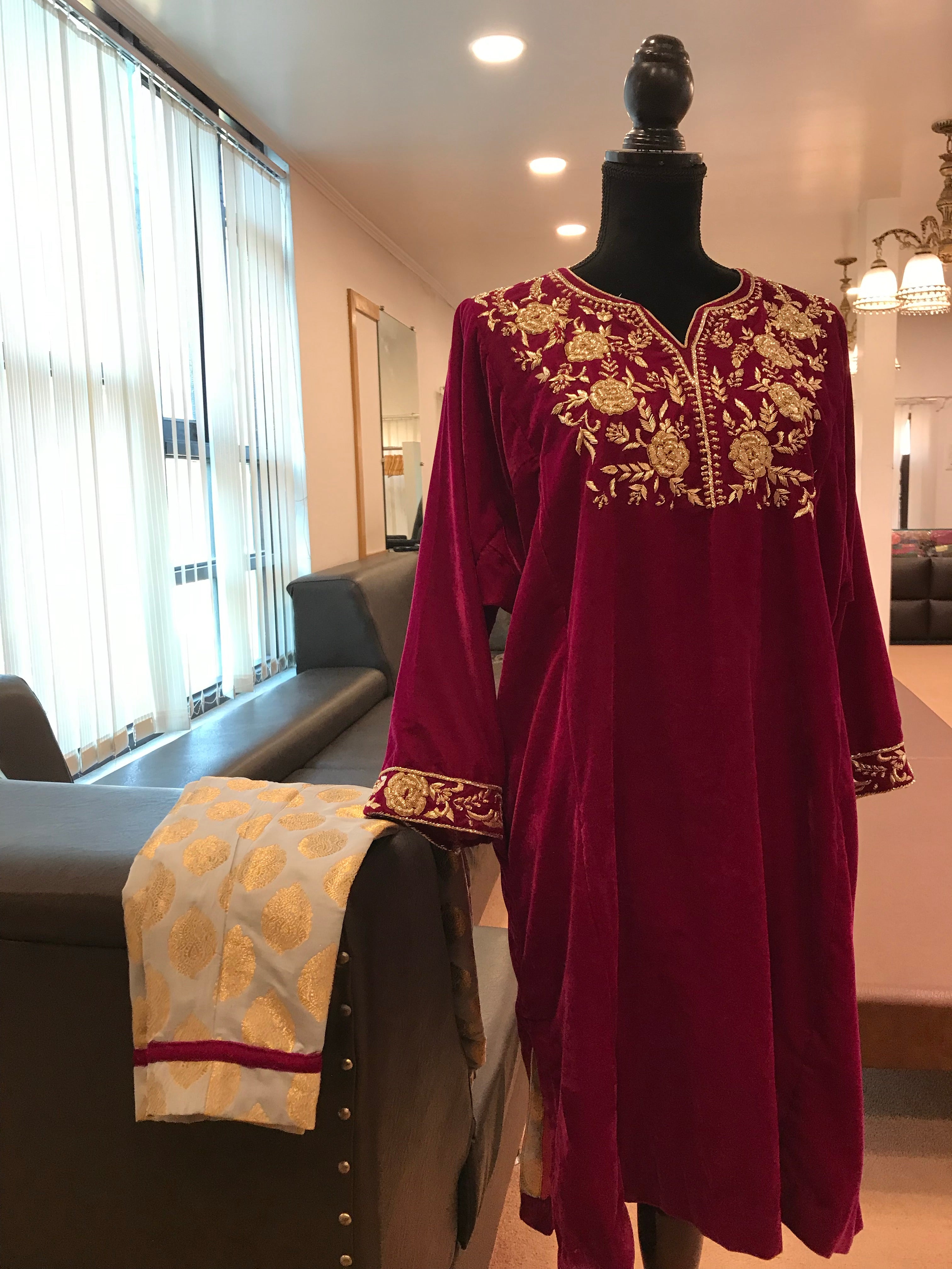 Hand Embroidered pheran set 2pc stitched