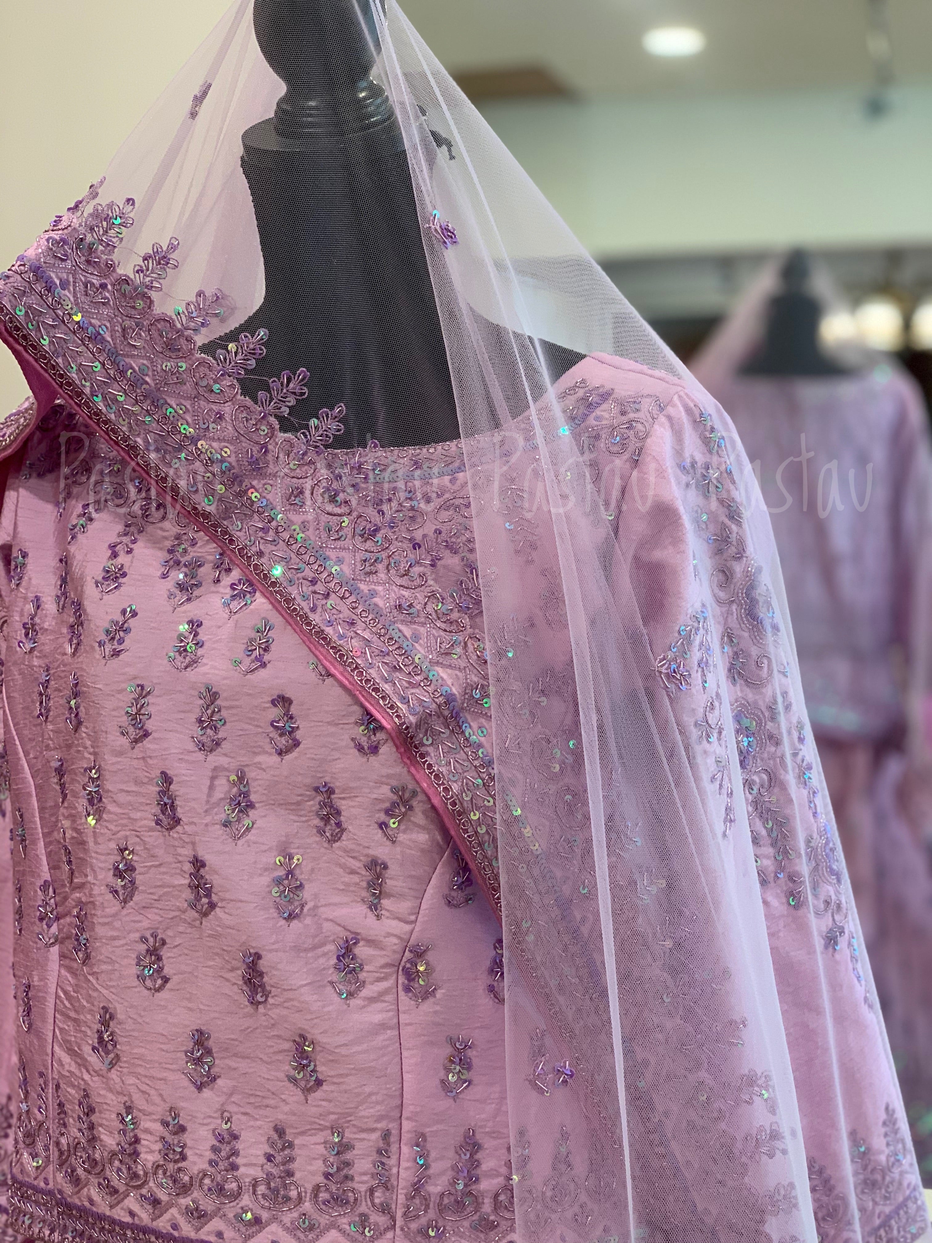 Handembroidered Bridal ensemble - Pastau