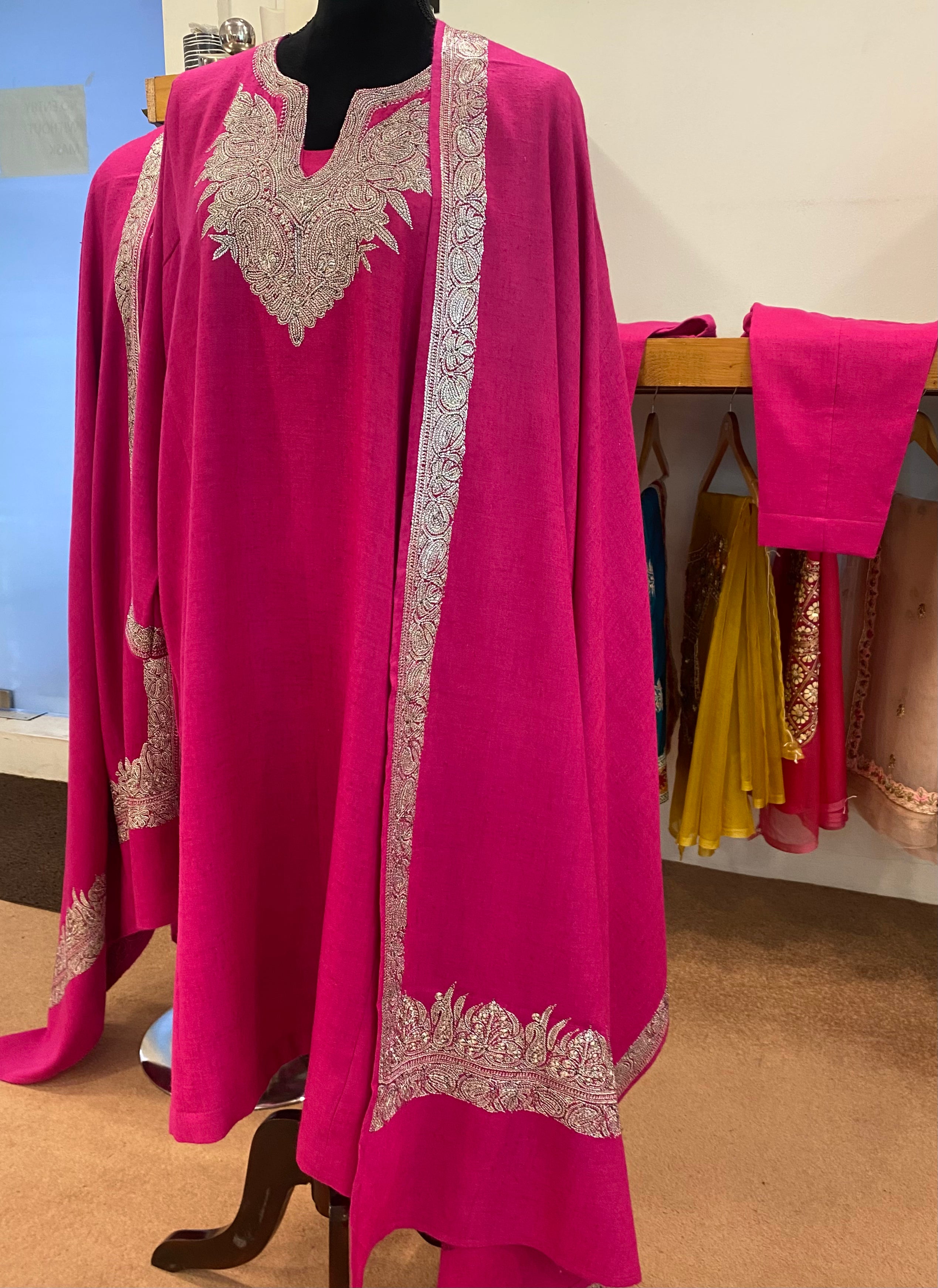 Pure pashmina and pure wool blend pheran set with Hand Tilla