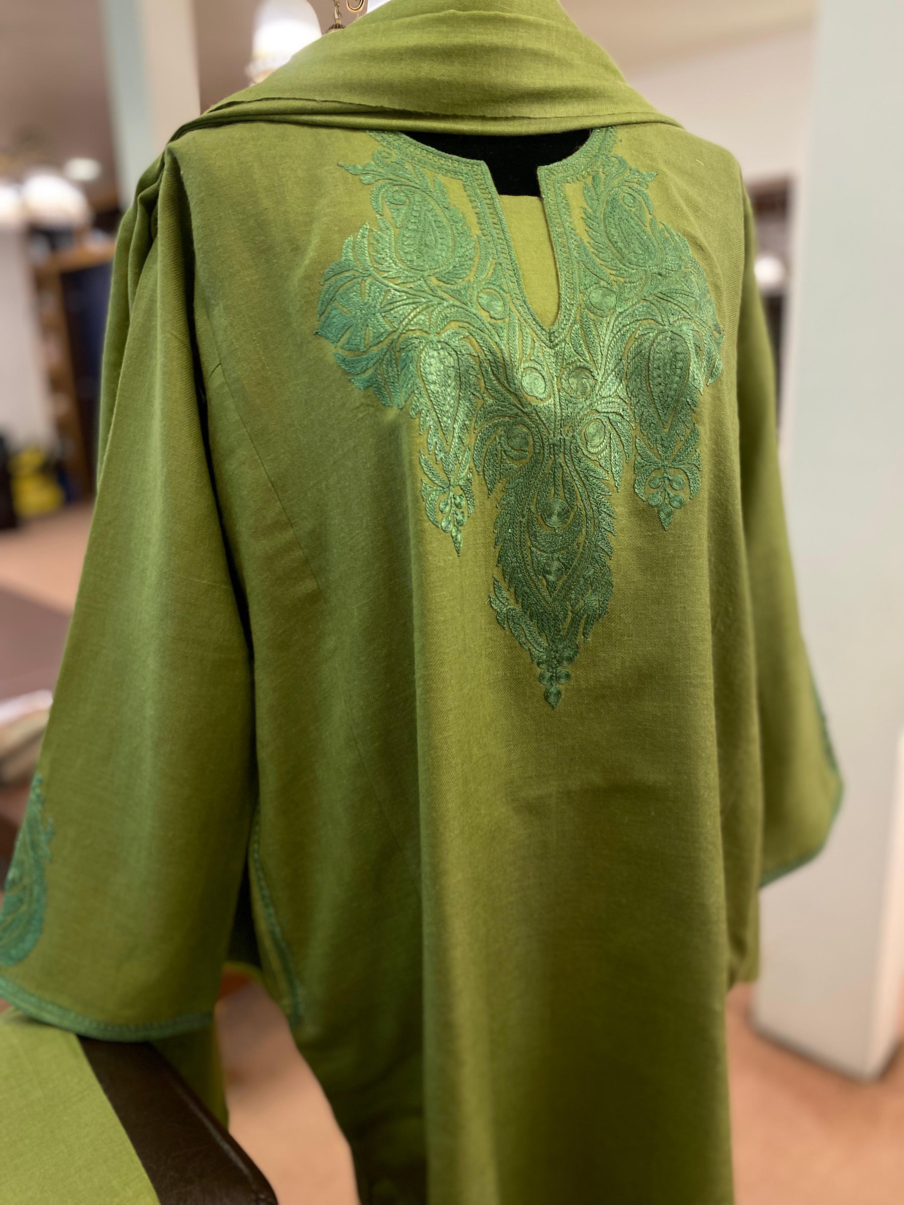 Pure pashmina blend pheran set 3pc with traditional doav embroidery