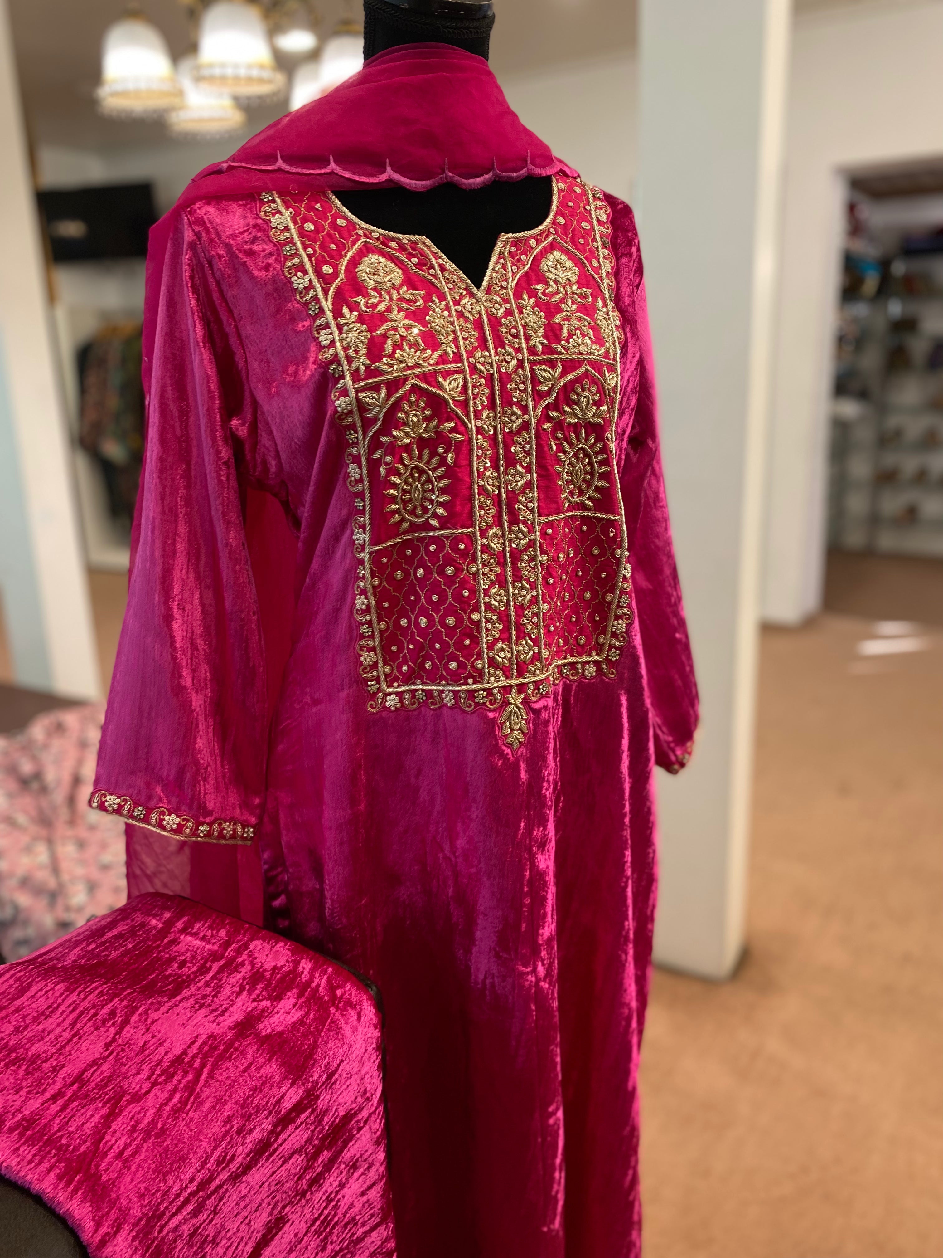 Handembroidered velvet set 3pc