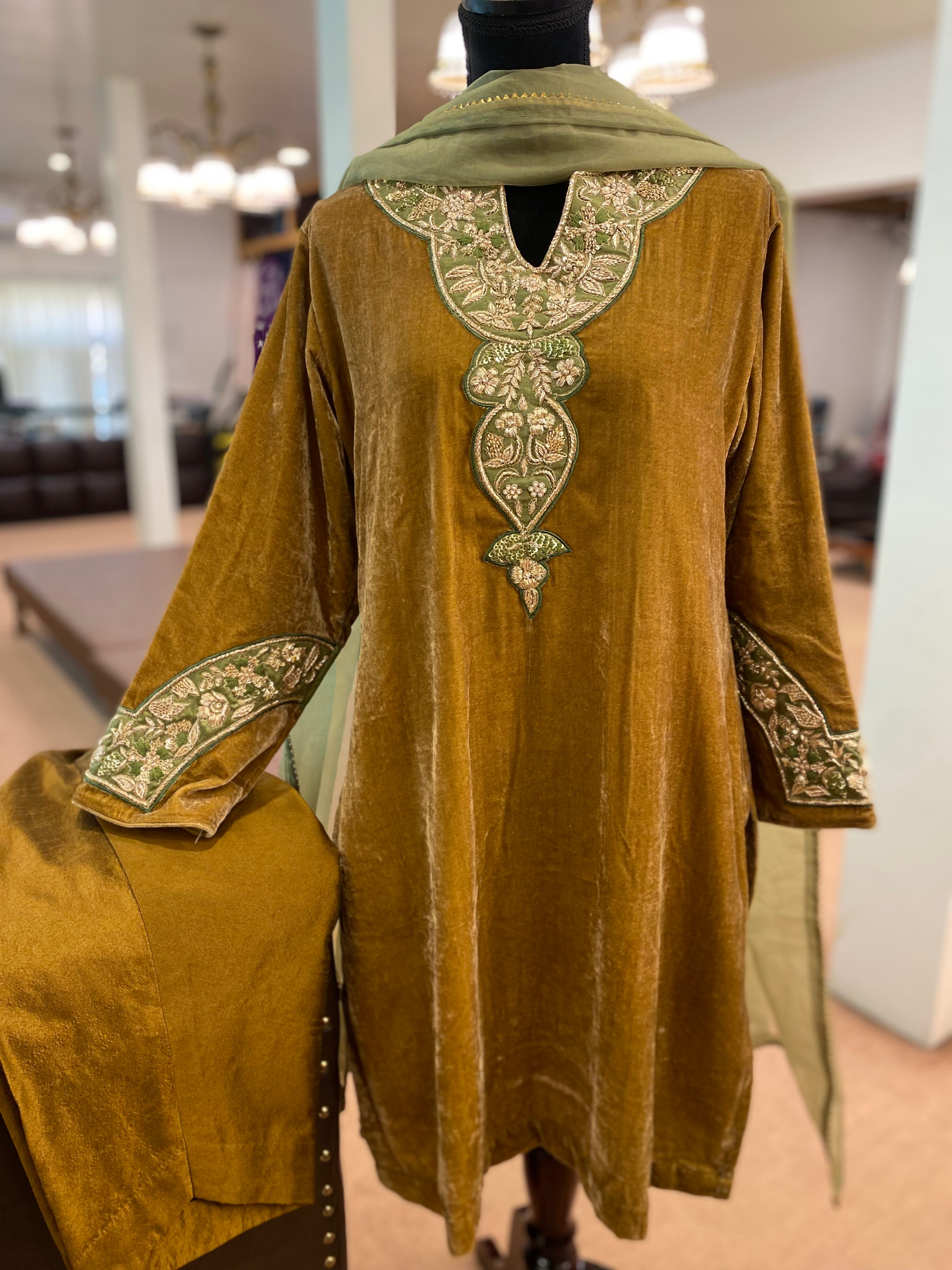 Golden velvet kurta set With Handembroidery 3pc stitched