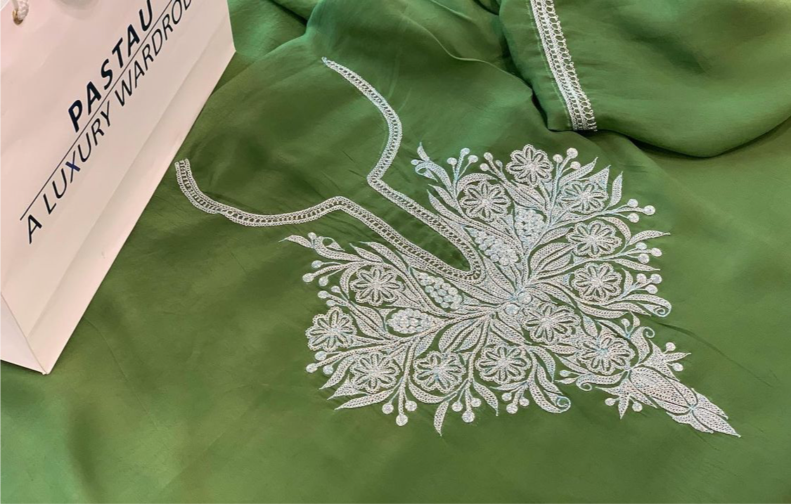 Hand Tilla 2pc crepe suit unstitched