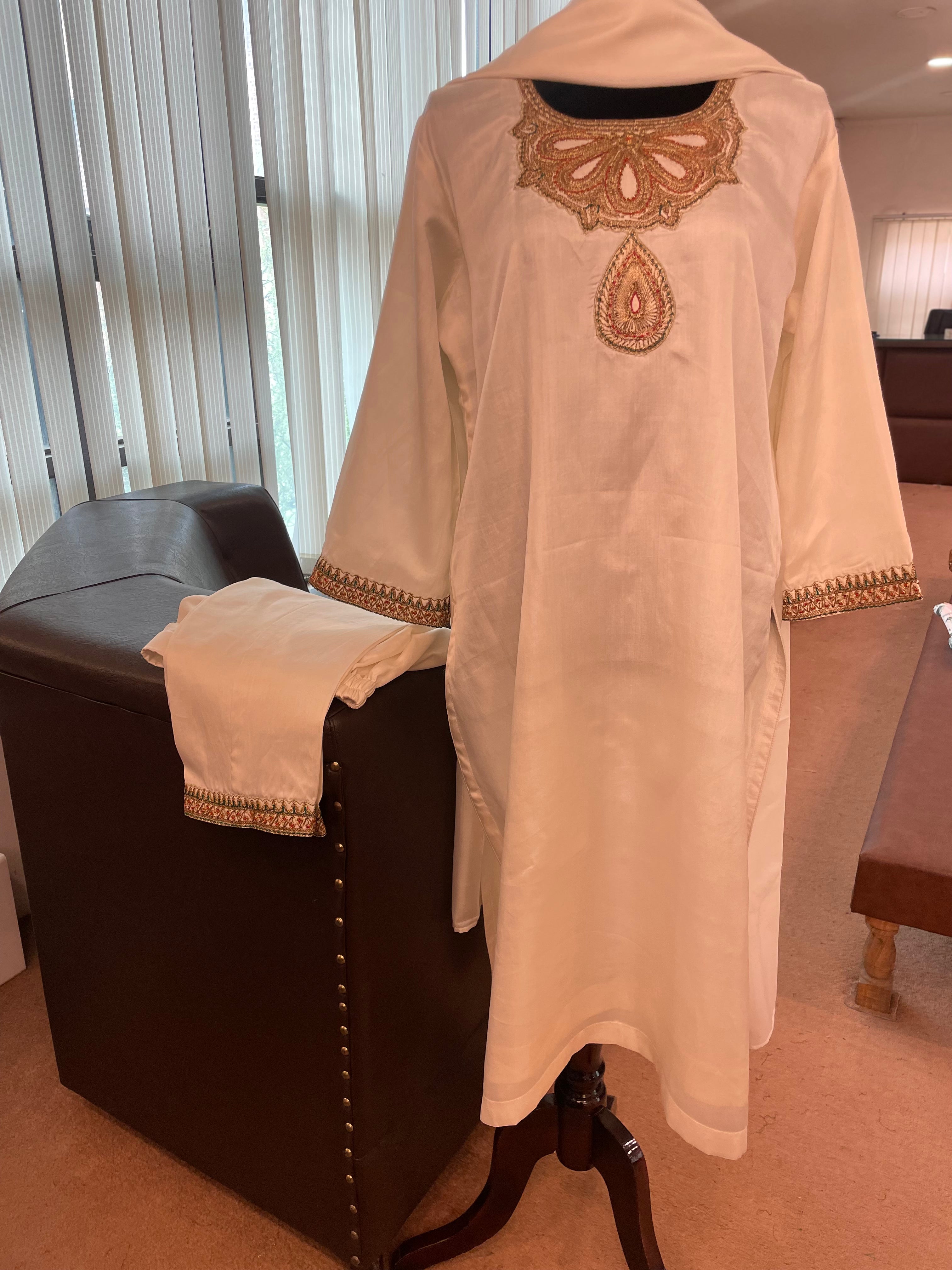 Puresilk 3 piece kurta set mtks346