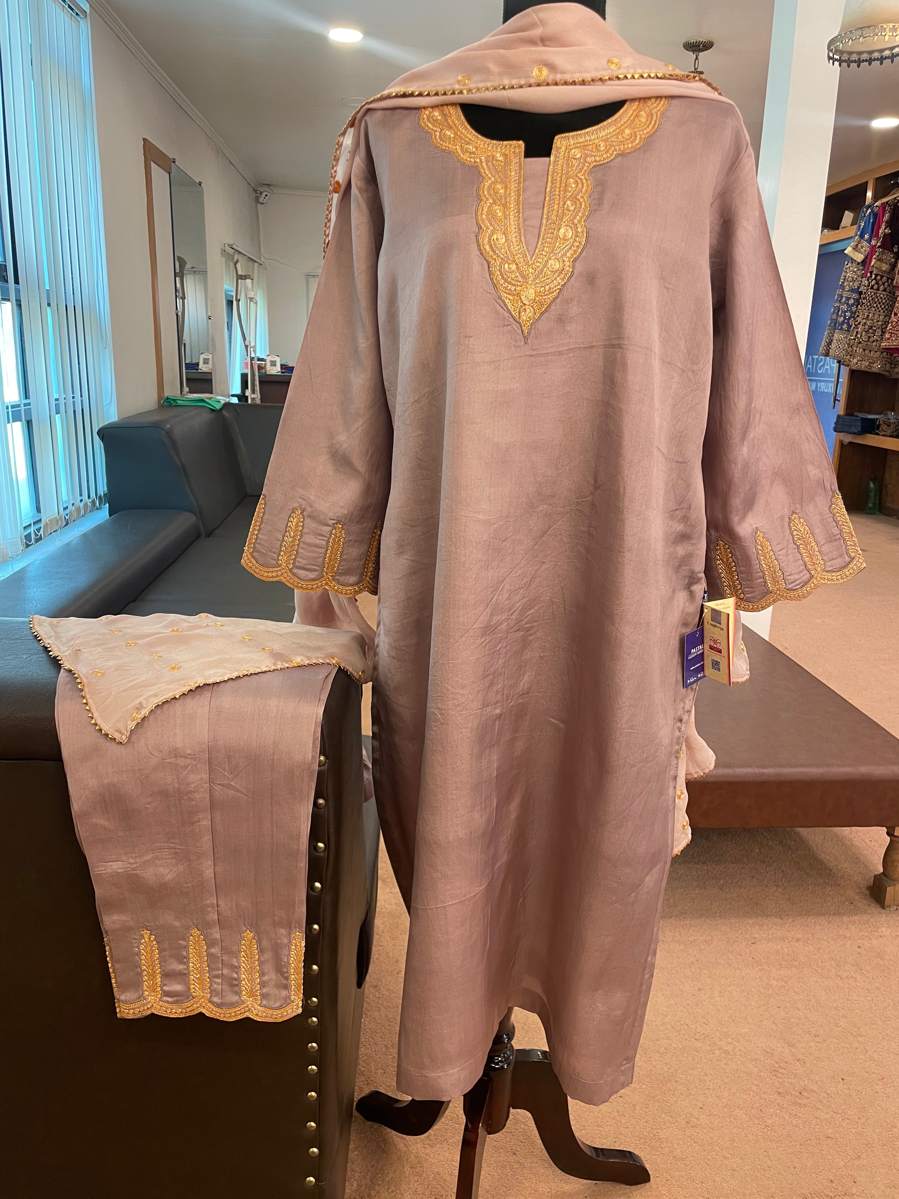 Puresilk tilla kurta set Mtks332