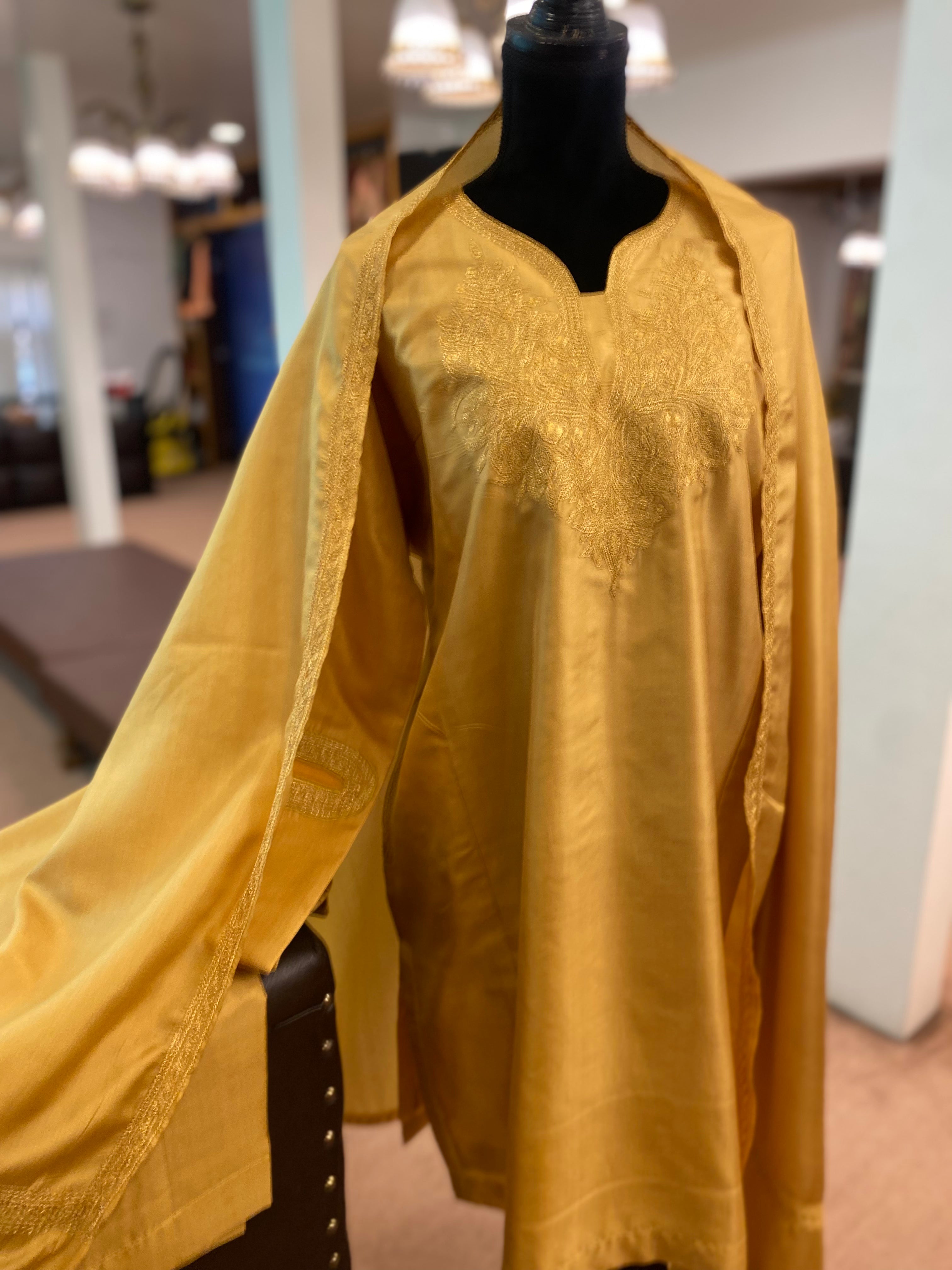 Pure silk Hand Tilla pheran set with Qorab sleeves