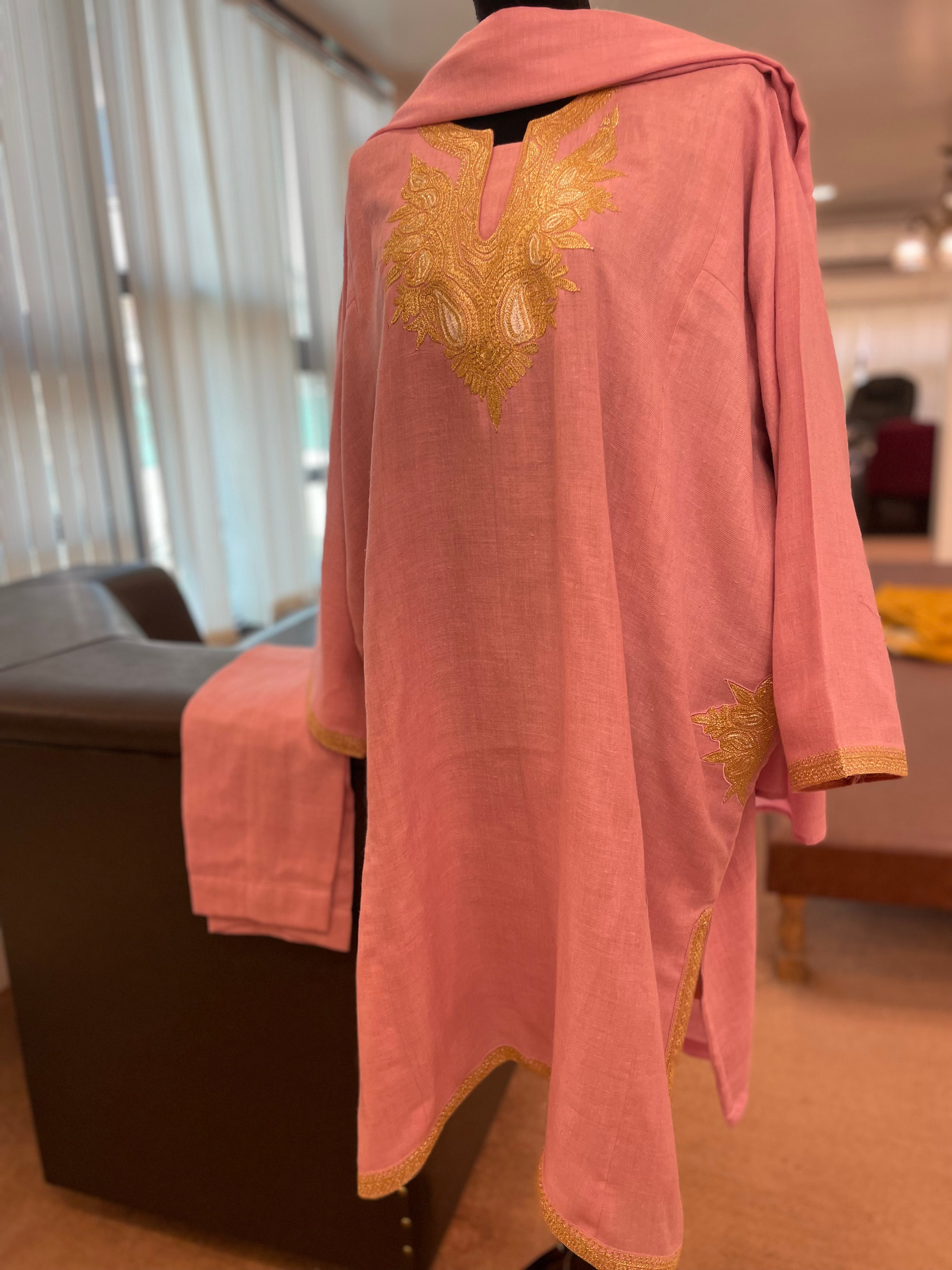 Purepashmina blend pheran set with handtilla