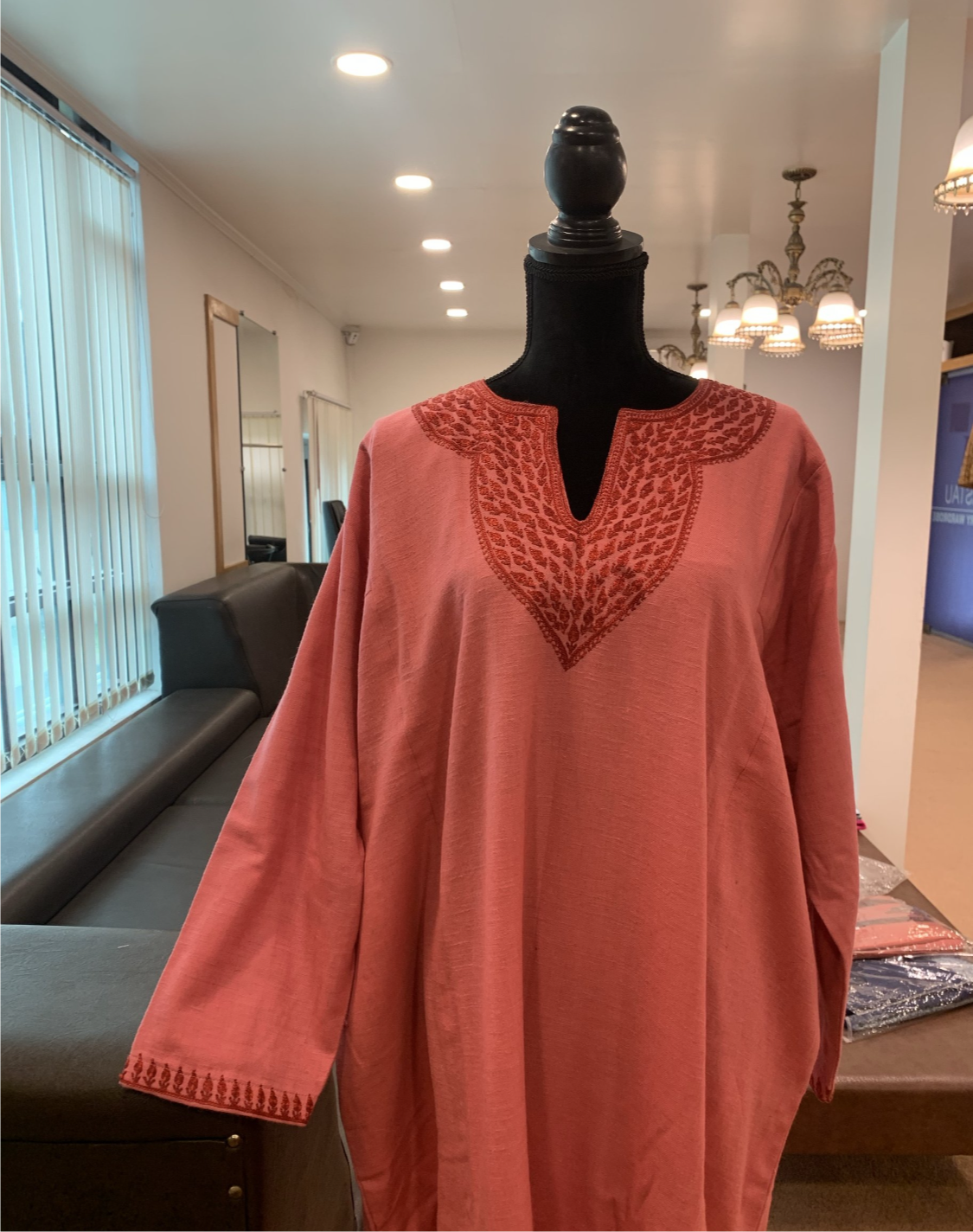 Kashmiri hot sale pheran designs