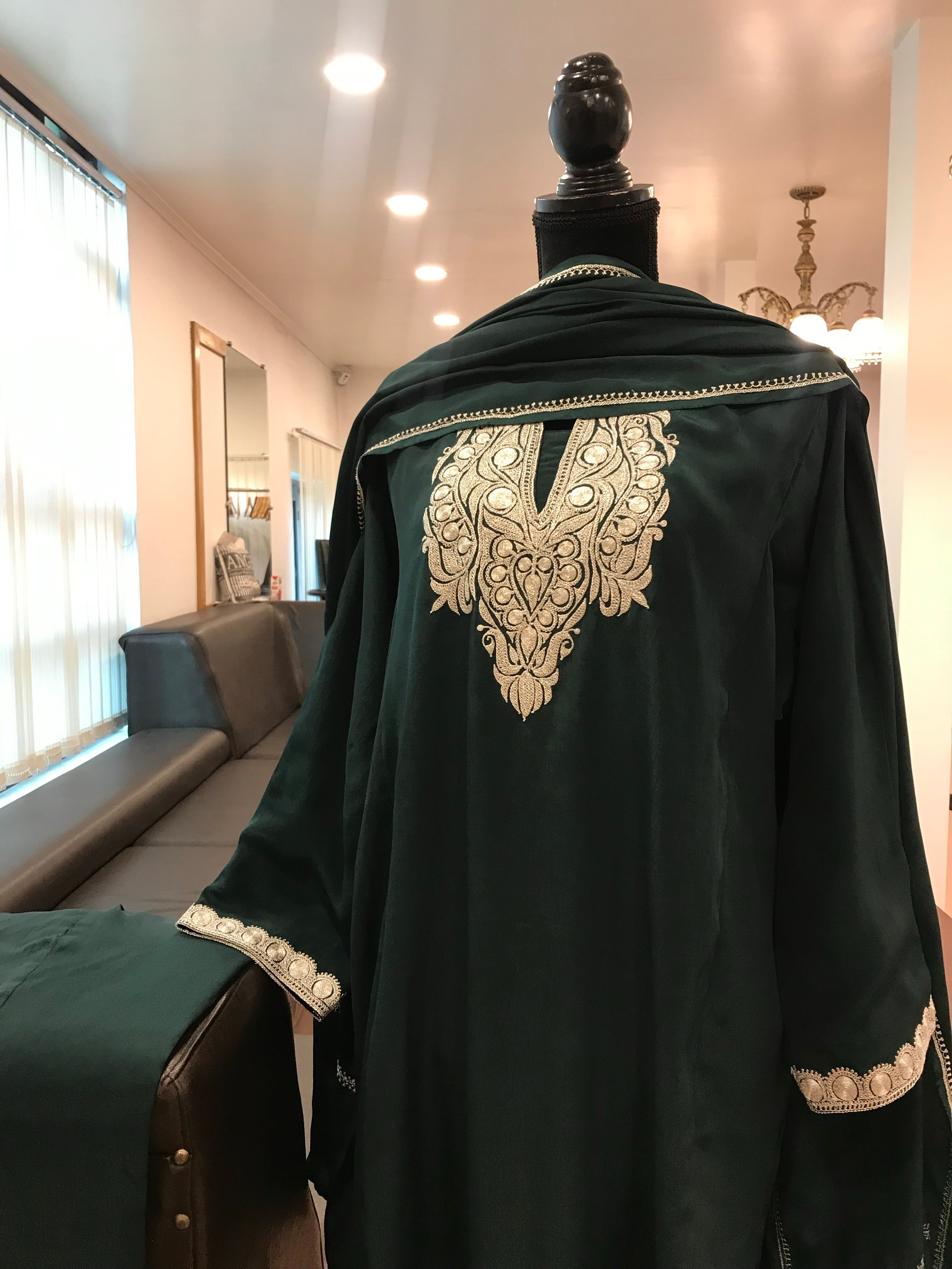 Hand Tilla crepe suit 3pc stitched