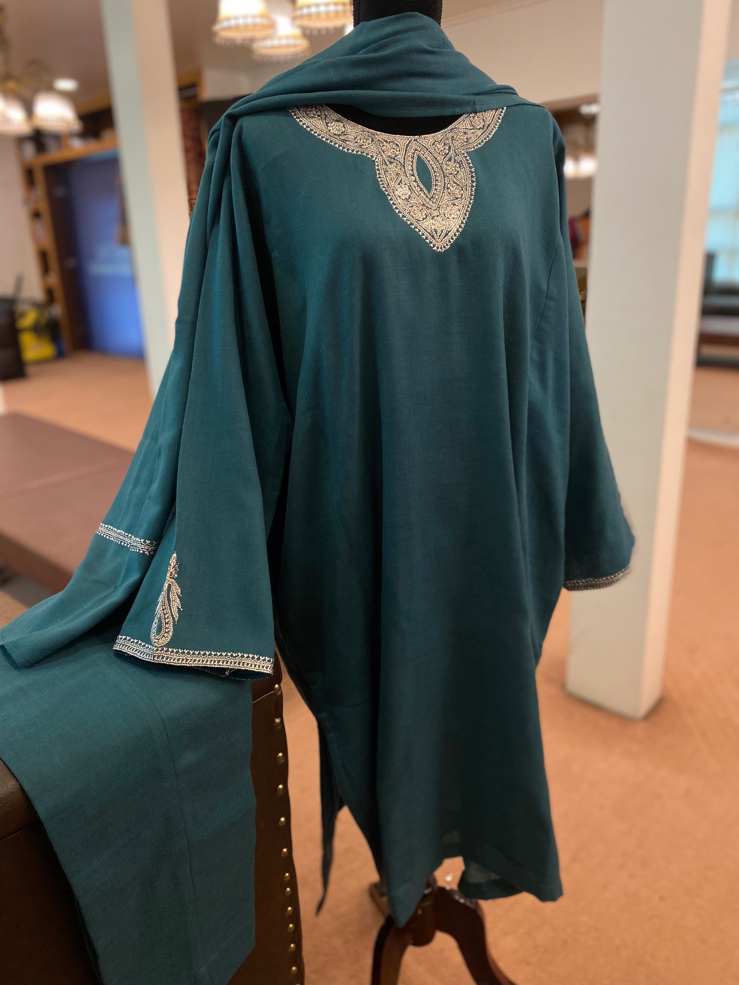 Pure pashmina blend hand tilla pheran set 3pc stitched