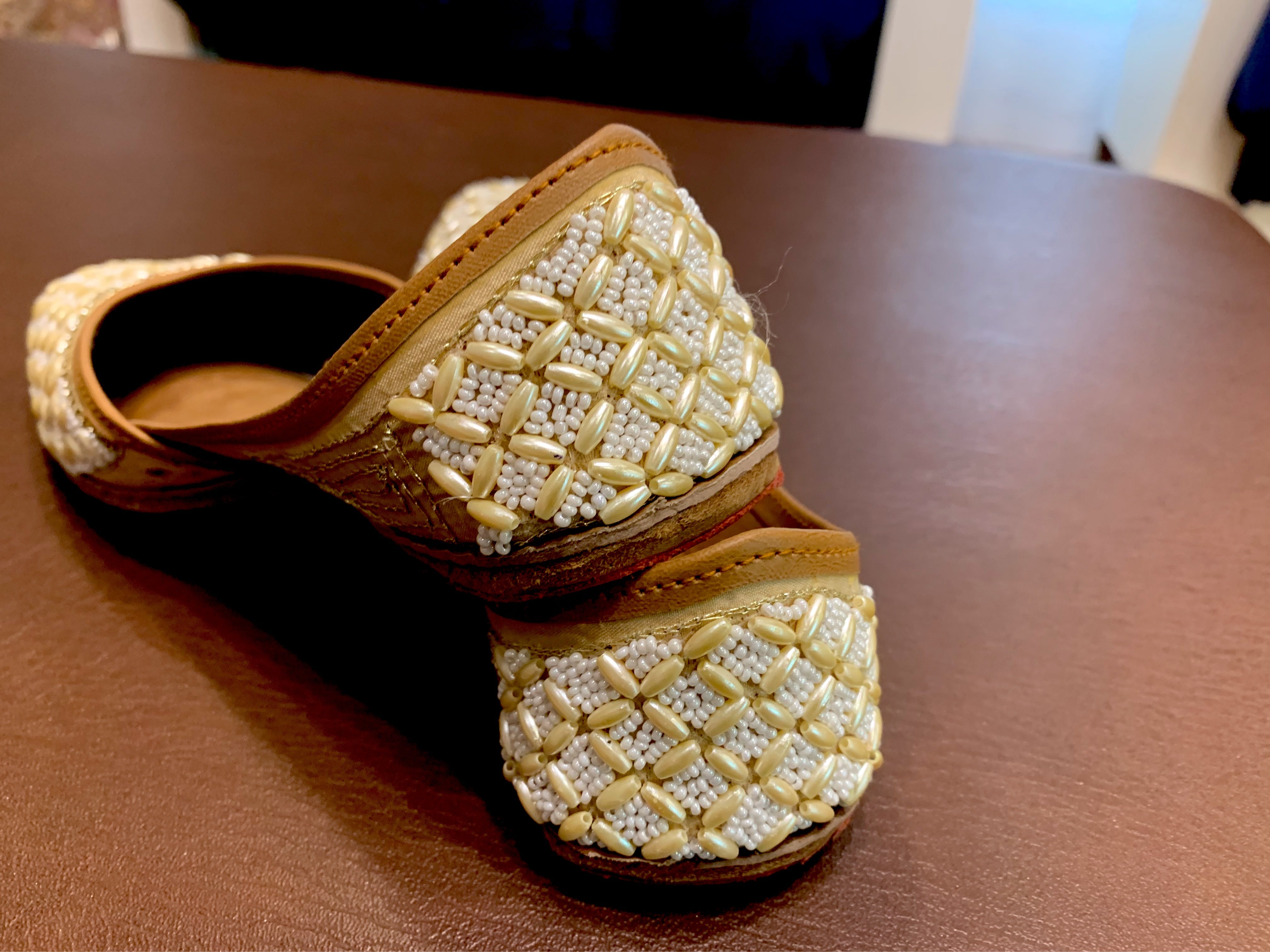 Handmade Genuine Leather jutti - Pastau