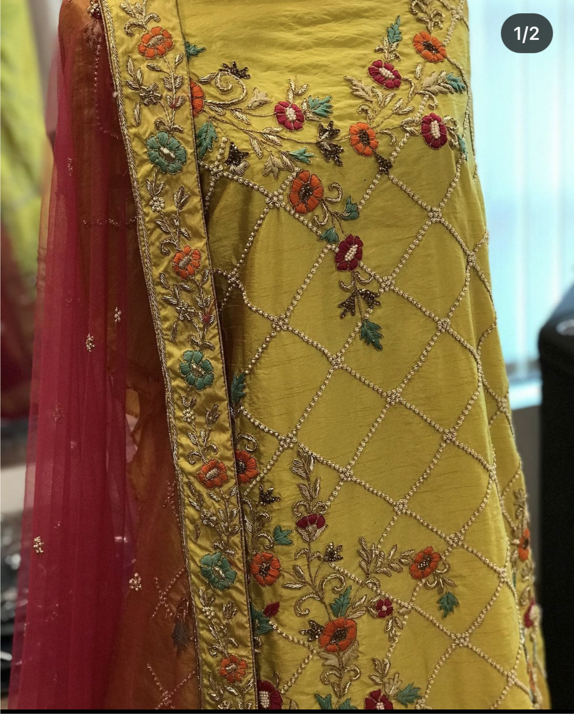 Handembroidered Bridal Ensemble - Pastau