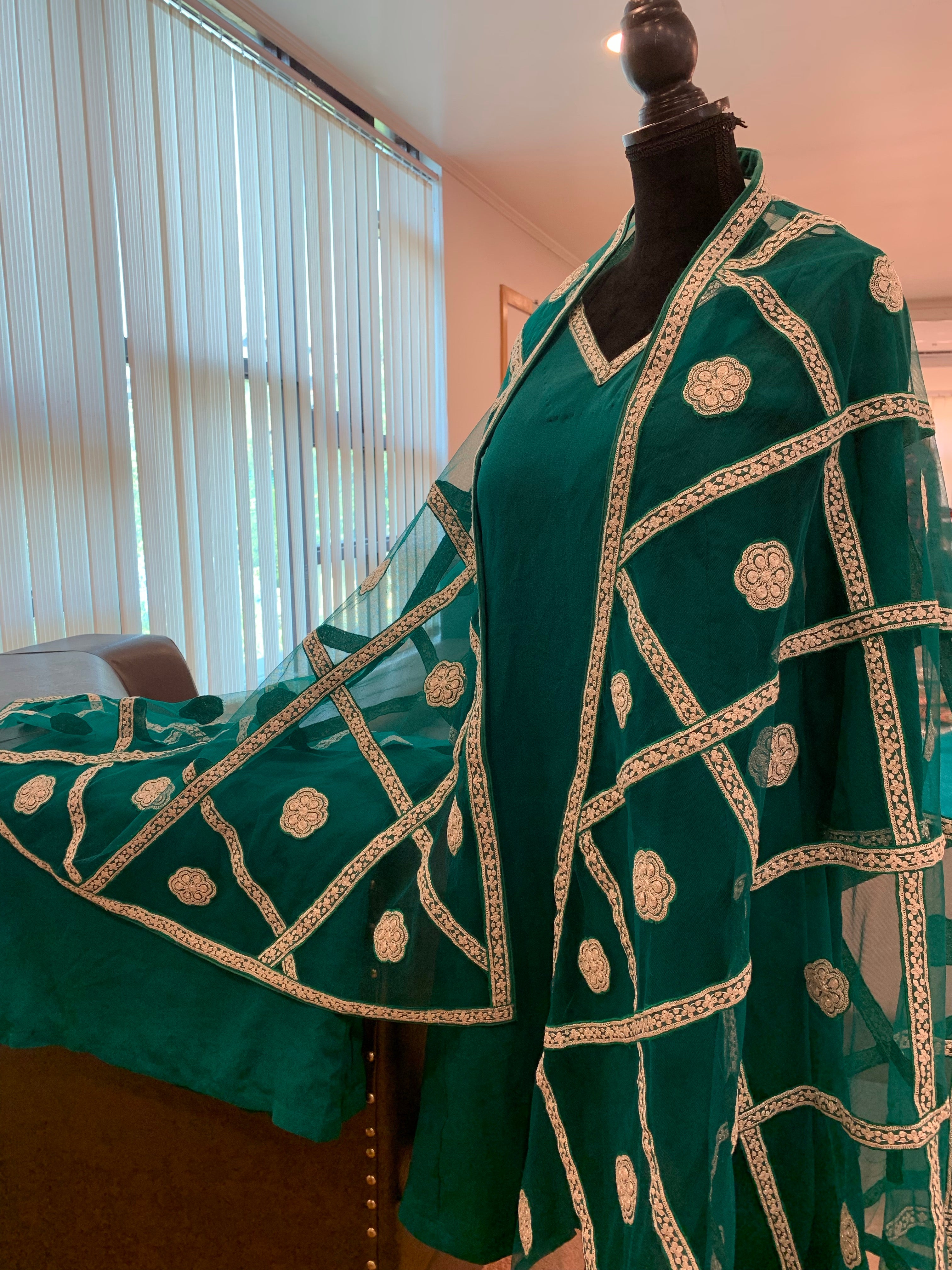 Pure chinon dress with machine Tilla