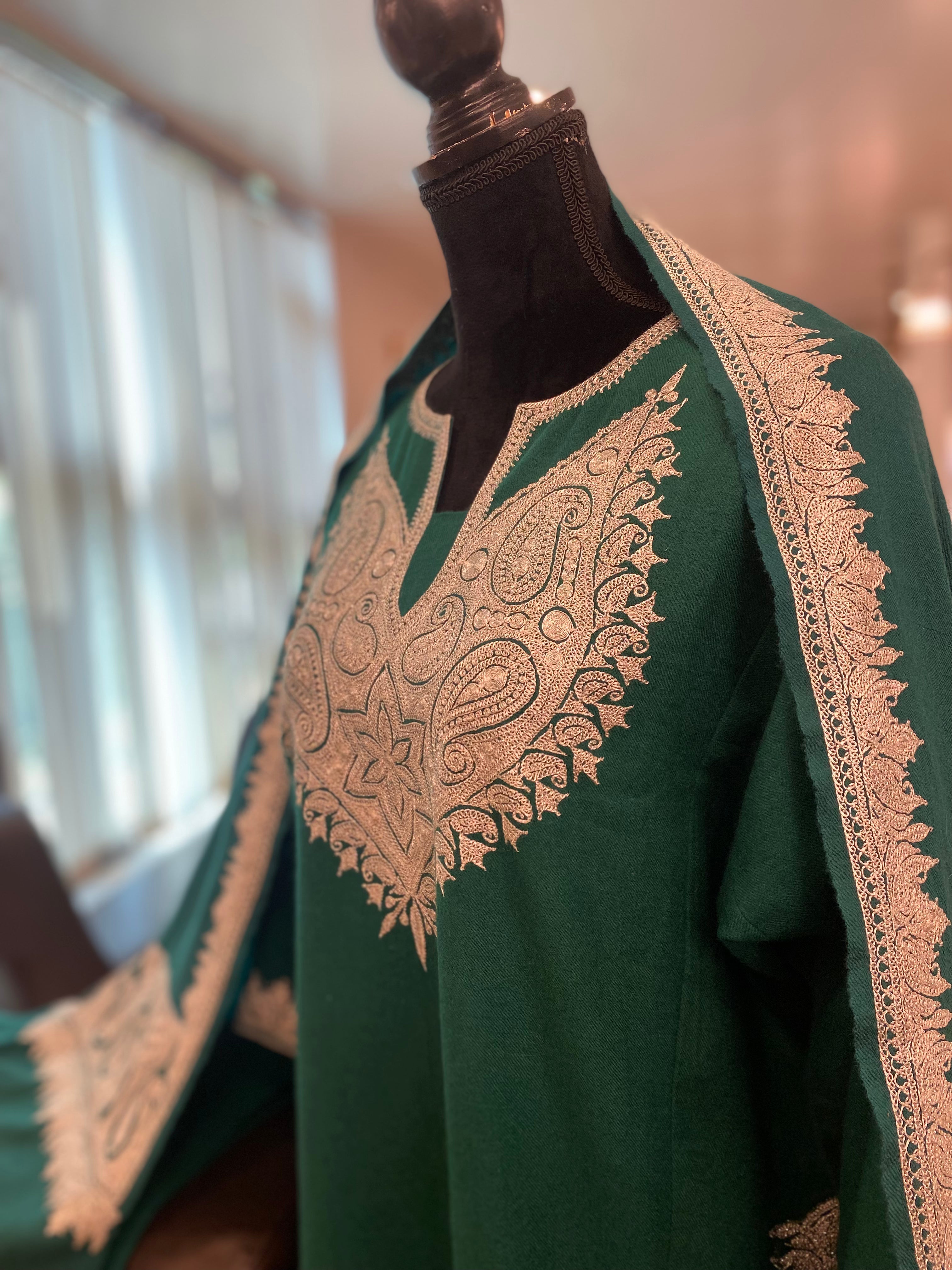 Hand Tilla pashmina pheran set 3pc stitched