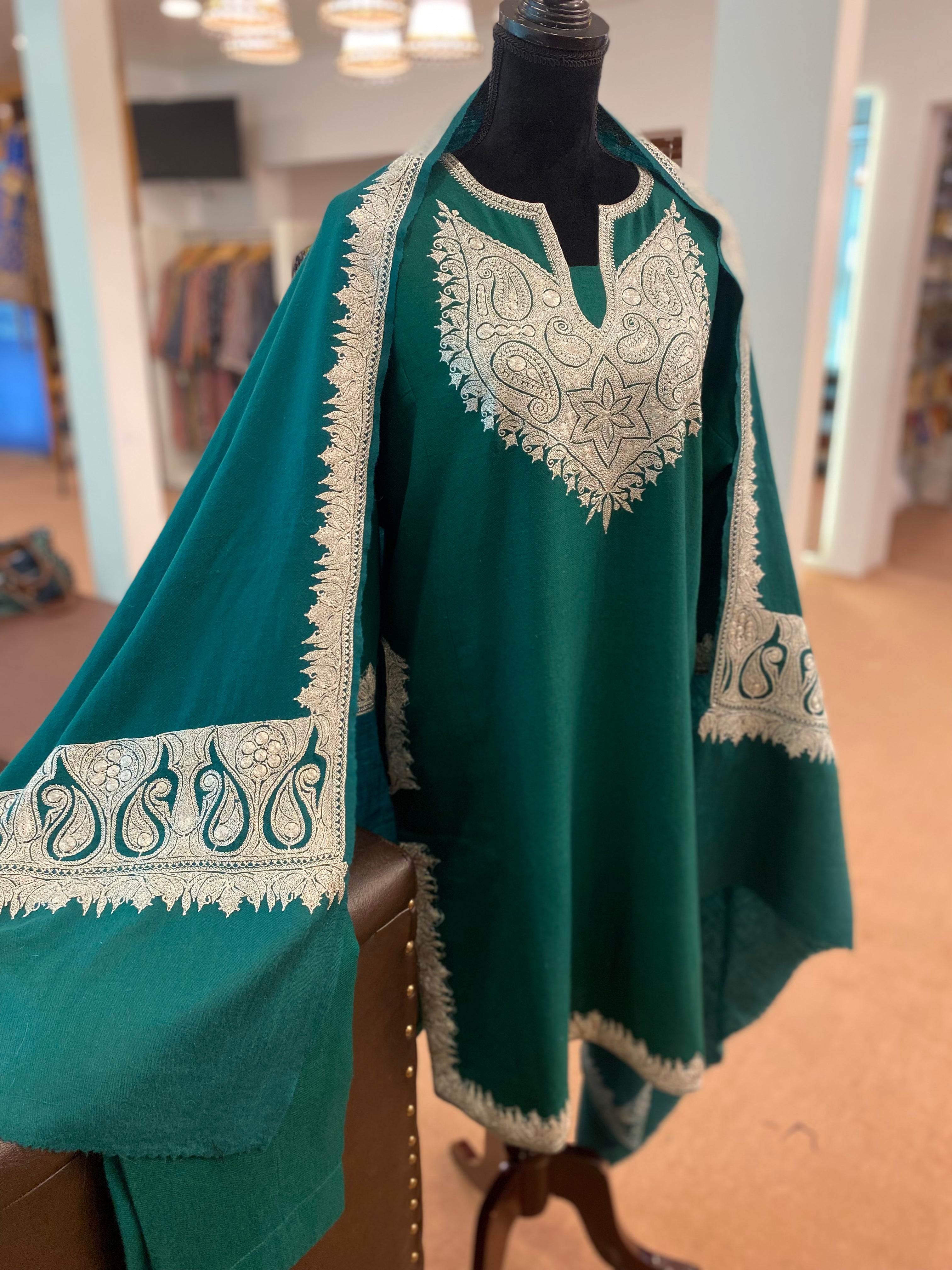 Hand Tilla pashmina pheran set 3pc stitched