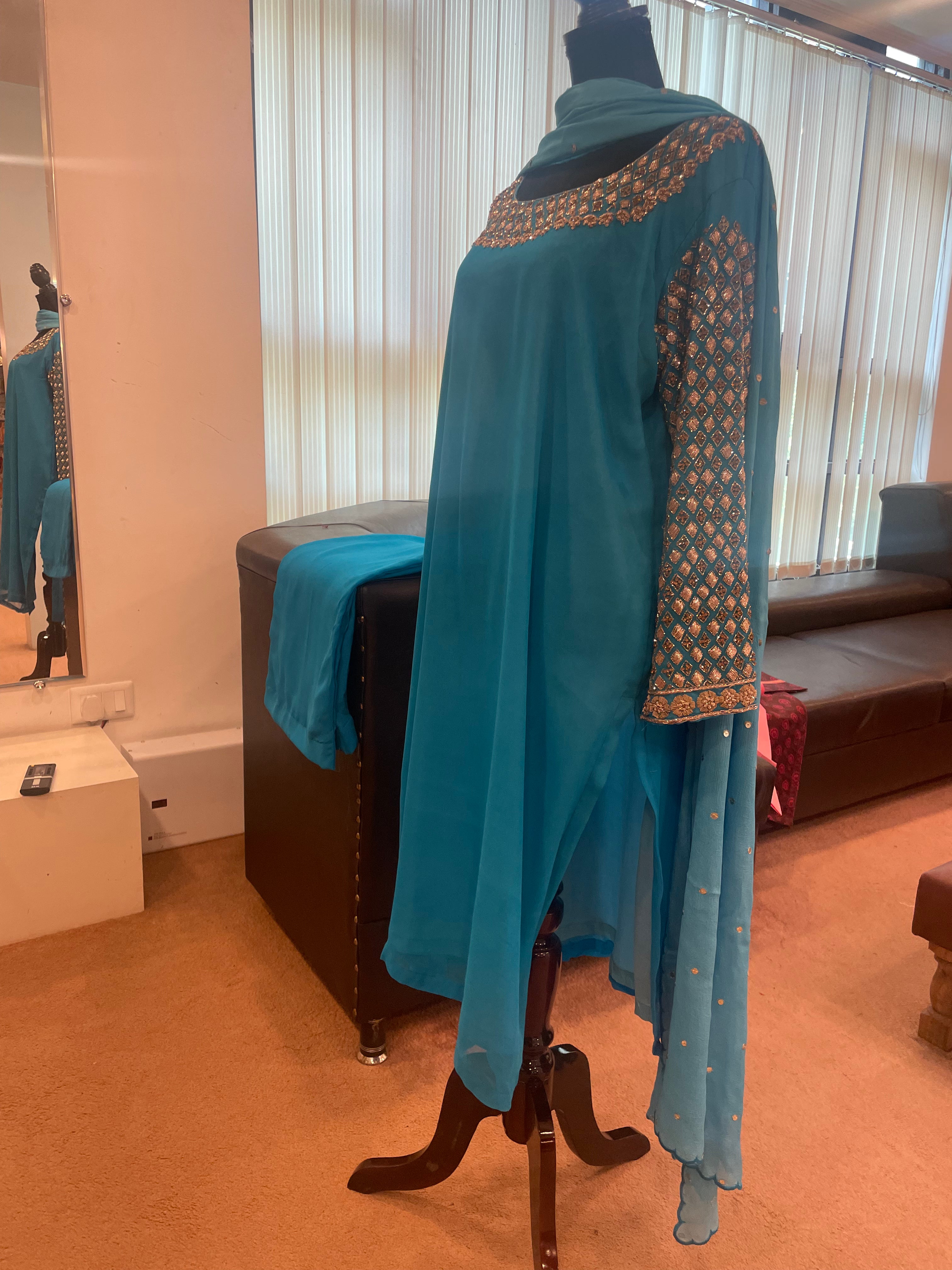 Handembroidered 3 piece set