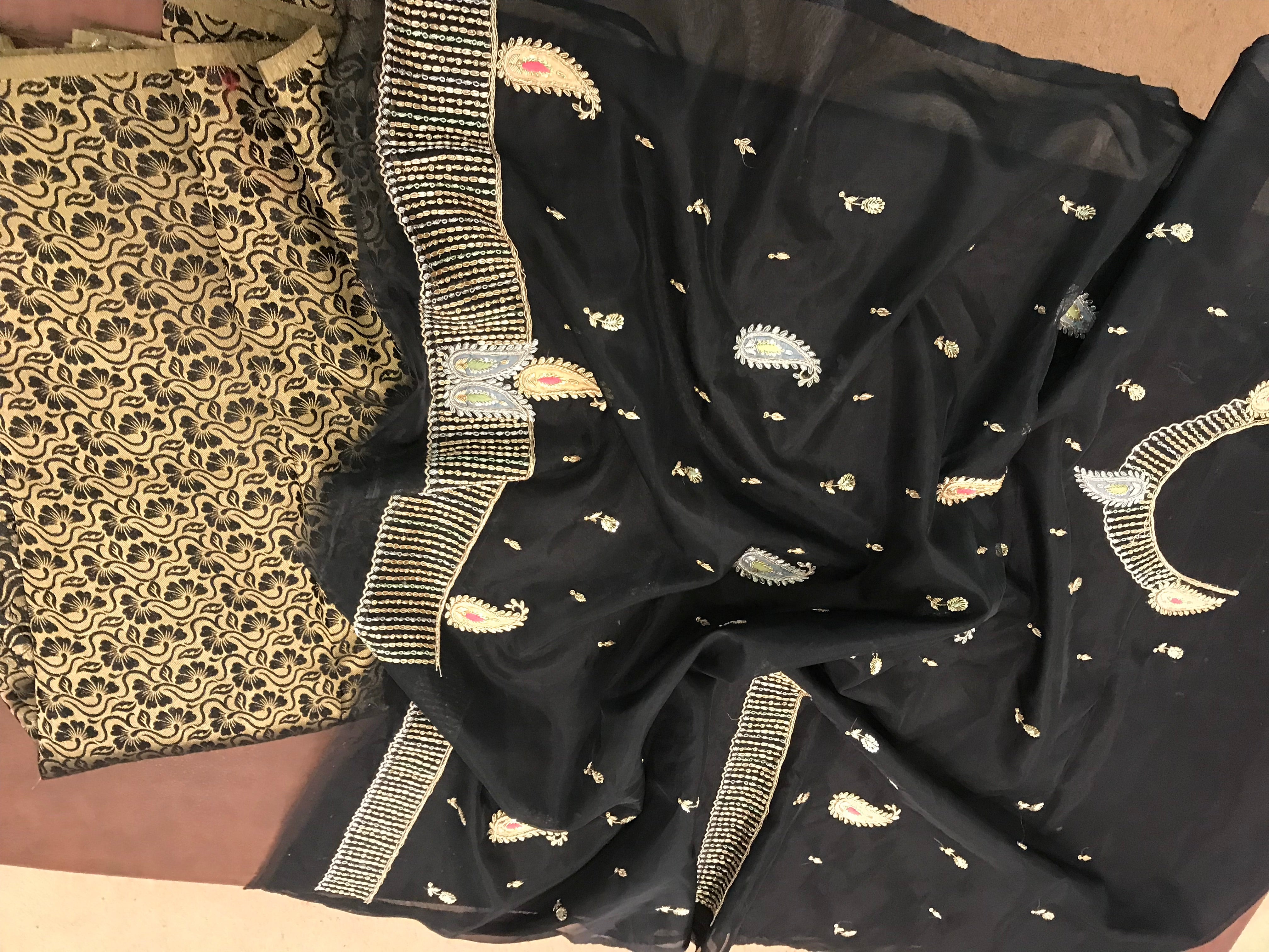 Handembroidered 2 piece suit