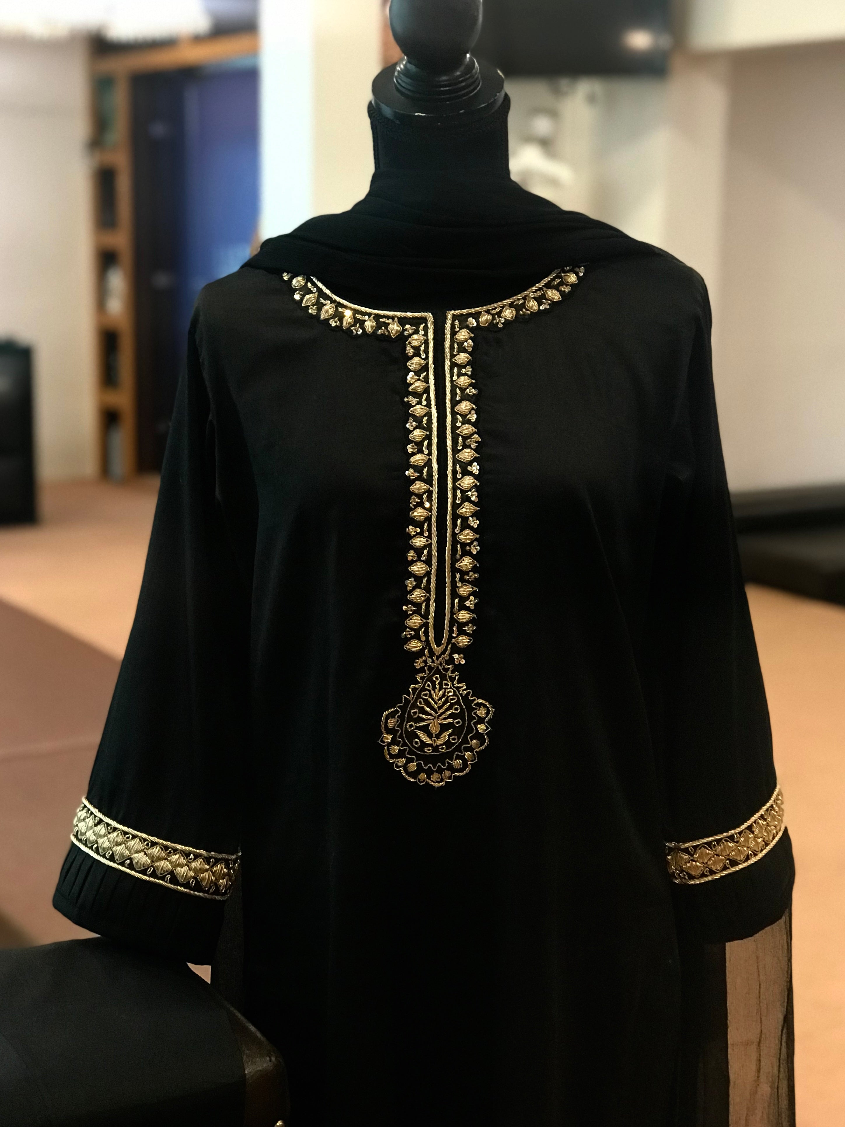 Hand embroidered Kurta set 3pc stitched