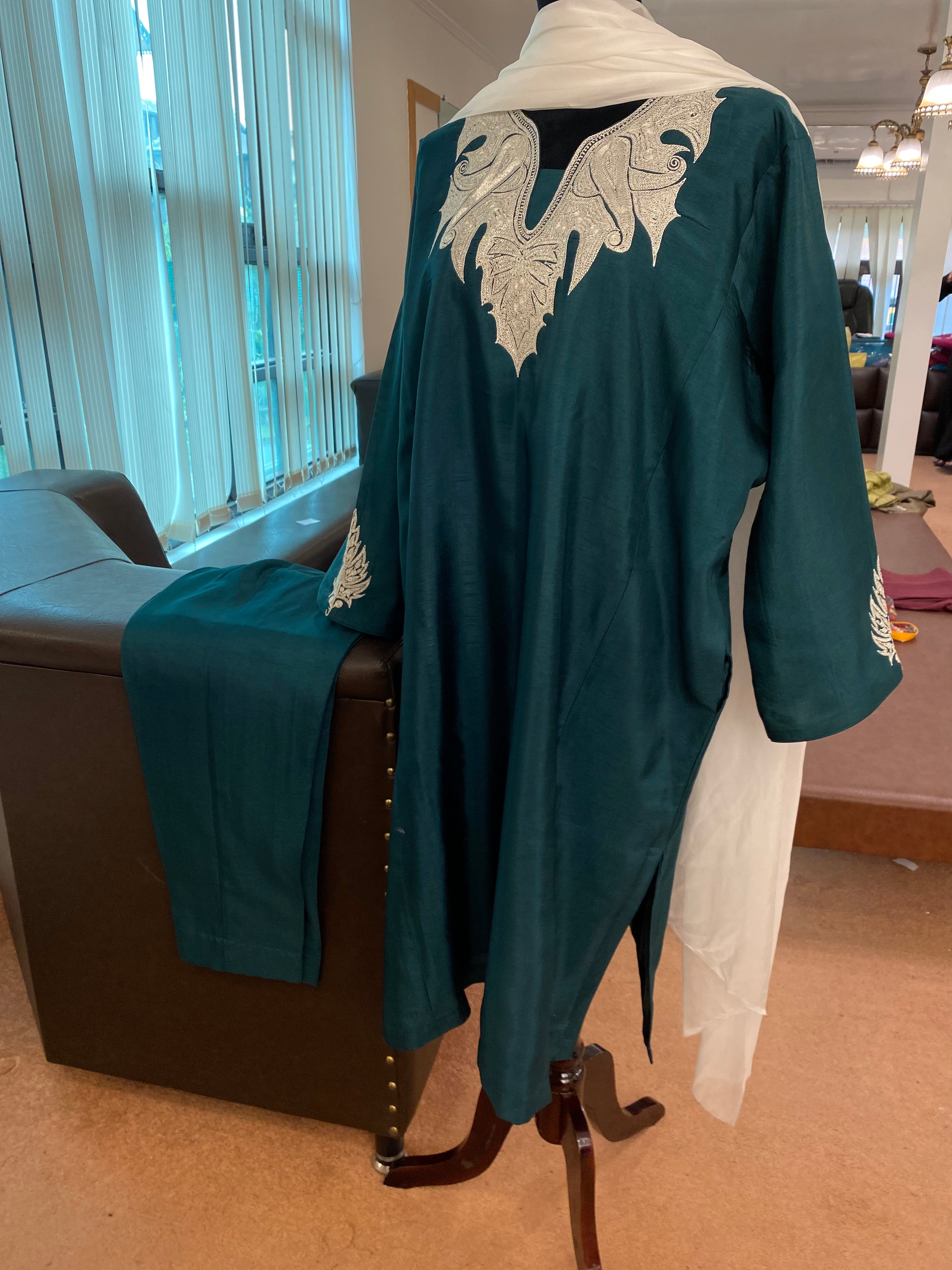 Hand Tilla pheran set 3pc stitched pbks339