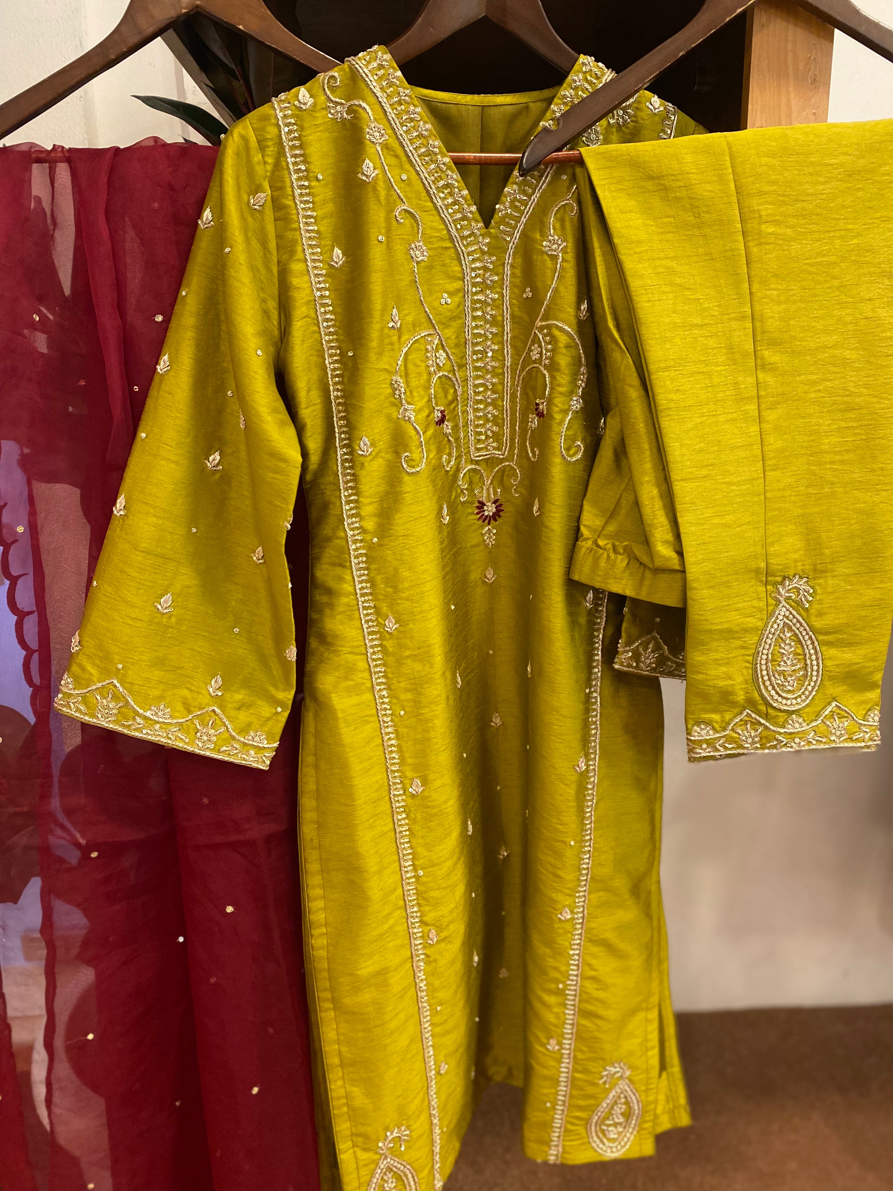 Hand embroidered suit 3pc stitched