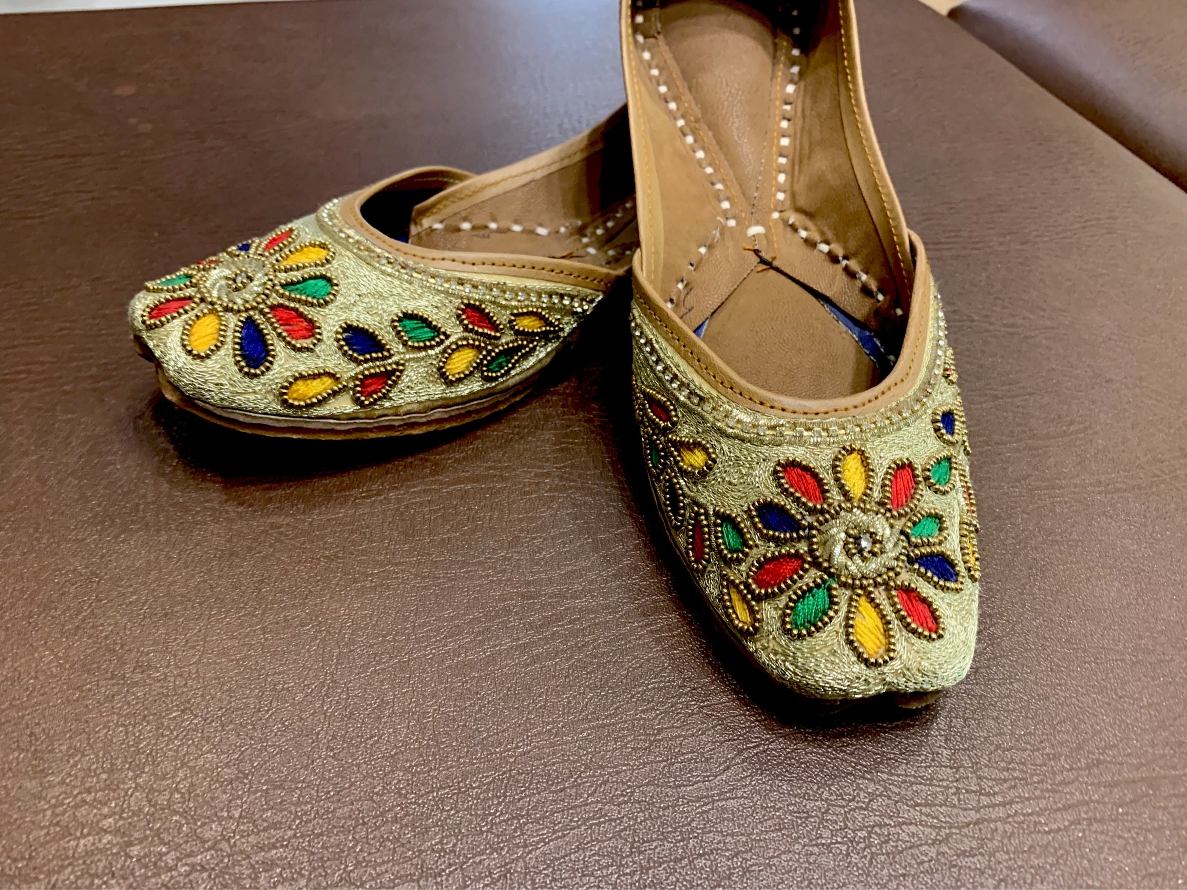 Handmade Genuine Leather jutti - Pastau