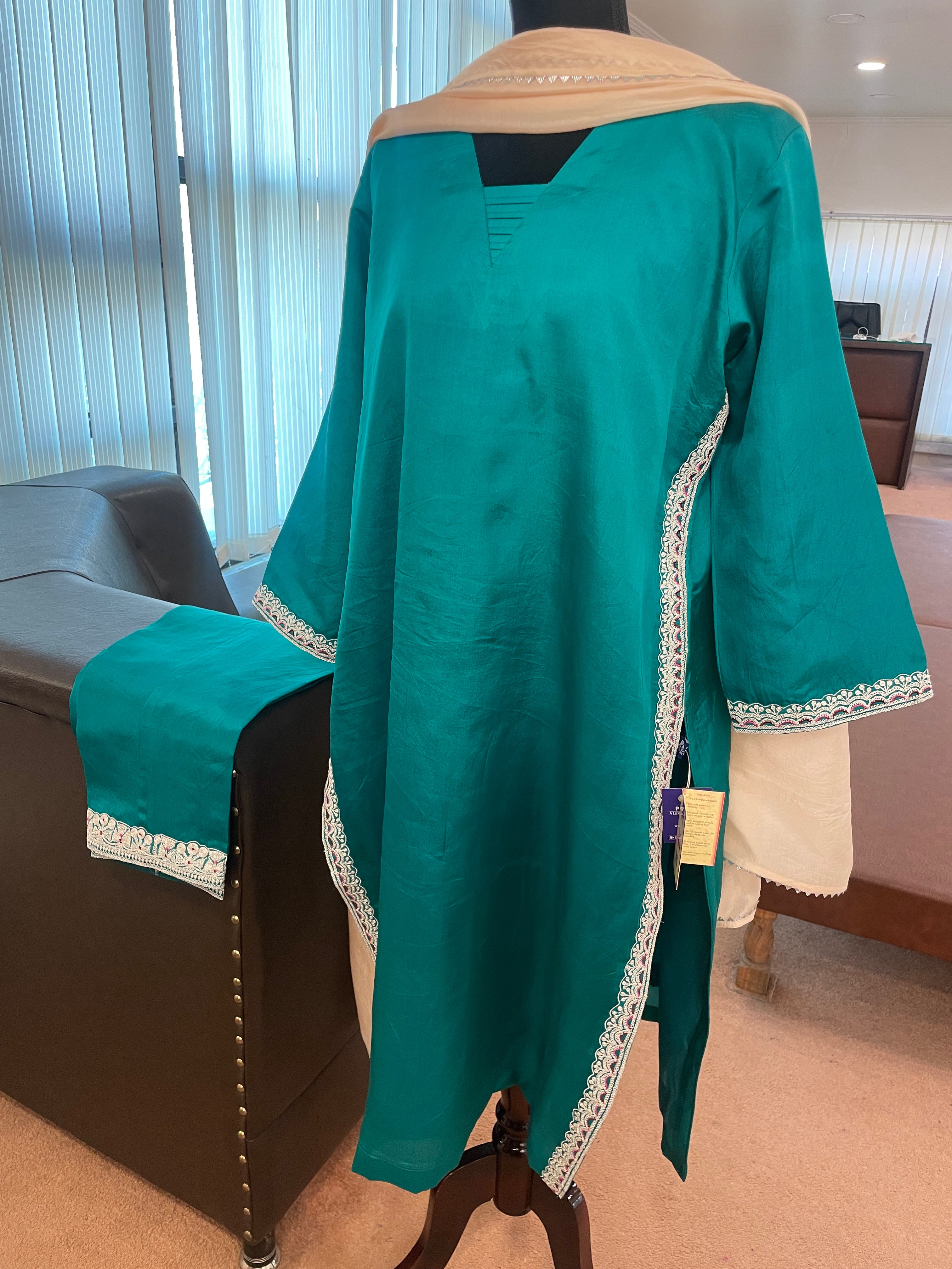 Puresilk kurta set Mtks338