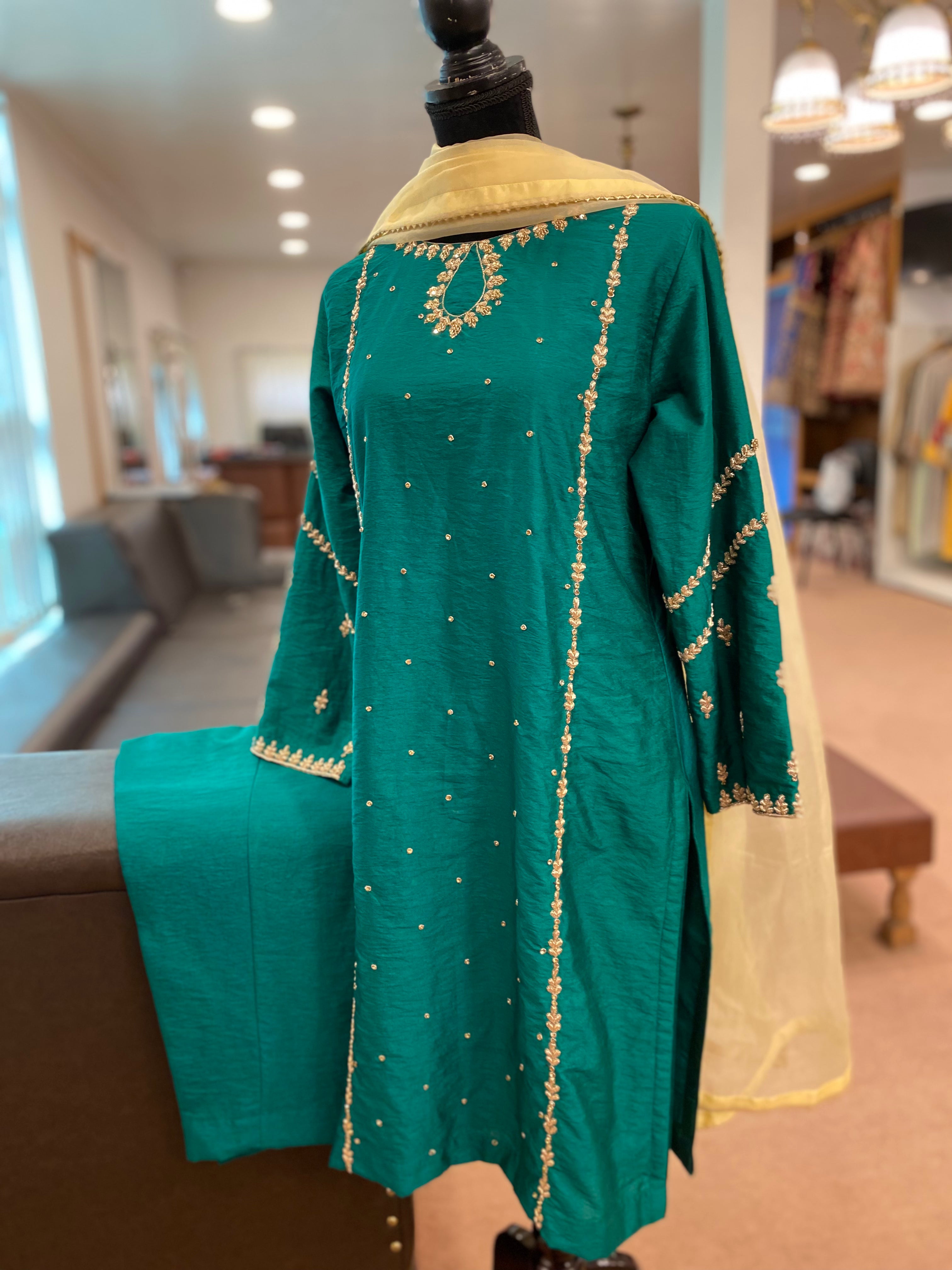 Hand embroidered suit 3pc stitched