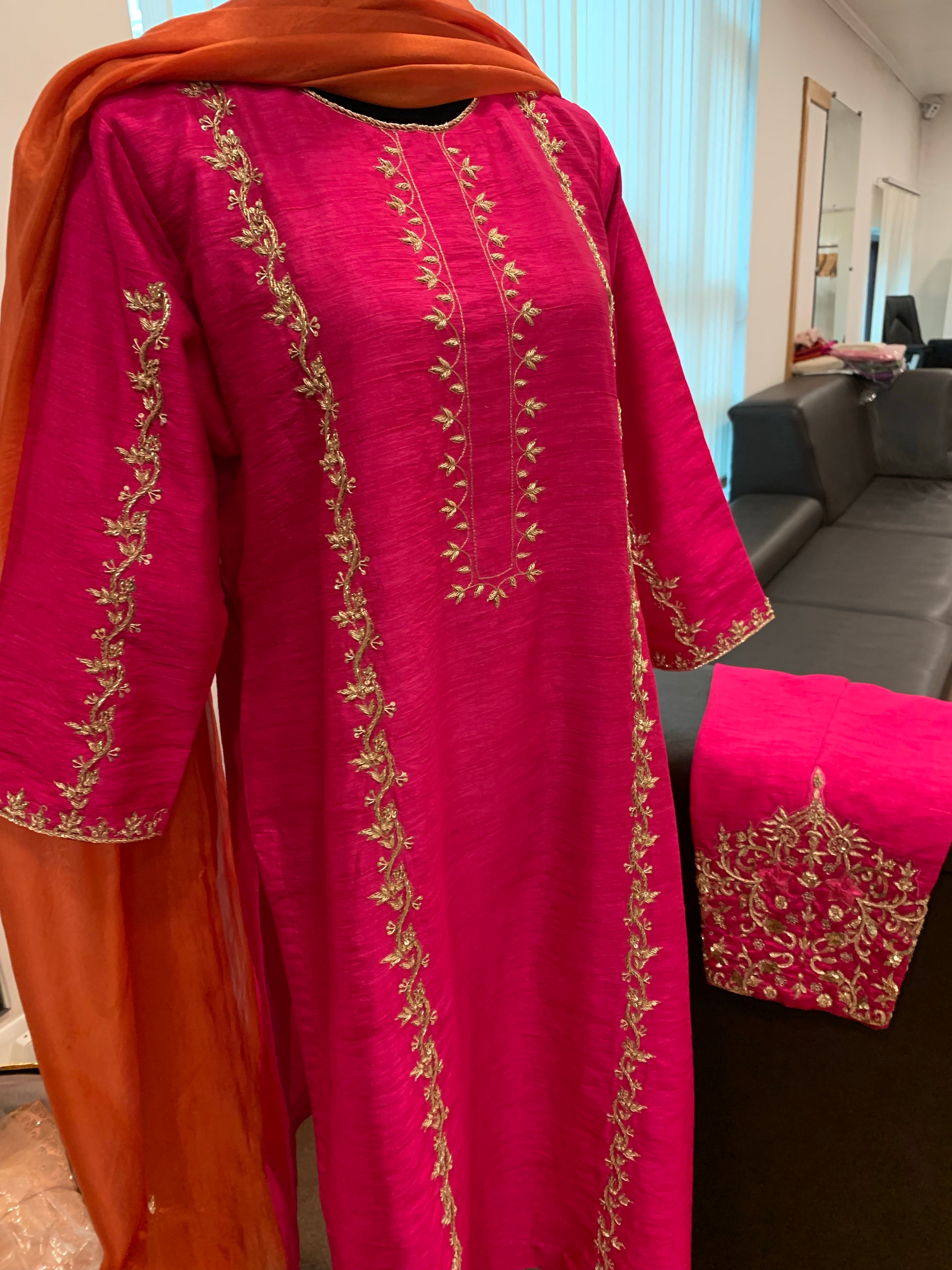 Handembroidered suit 3pc stitched