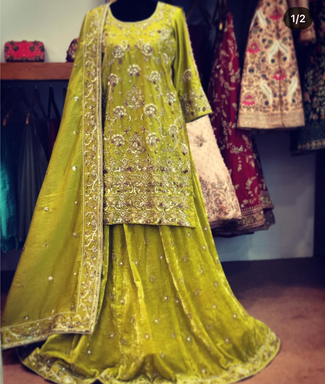 Handembroidered Bridal dress - Pastau