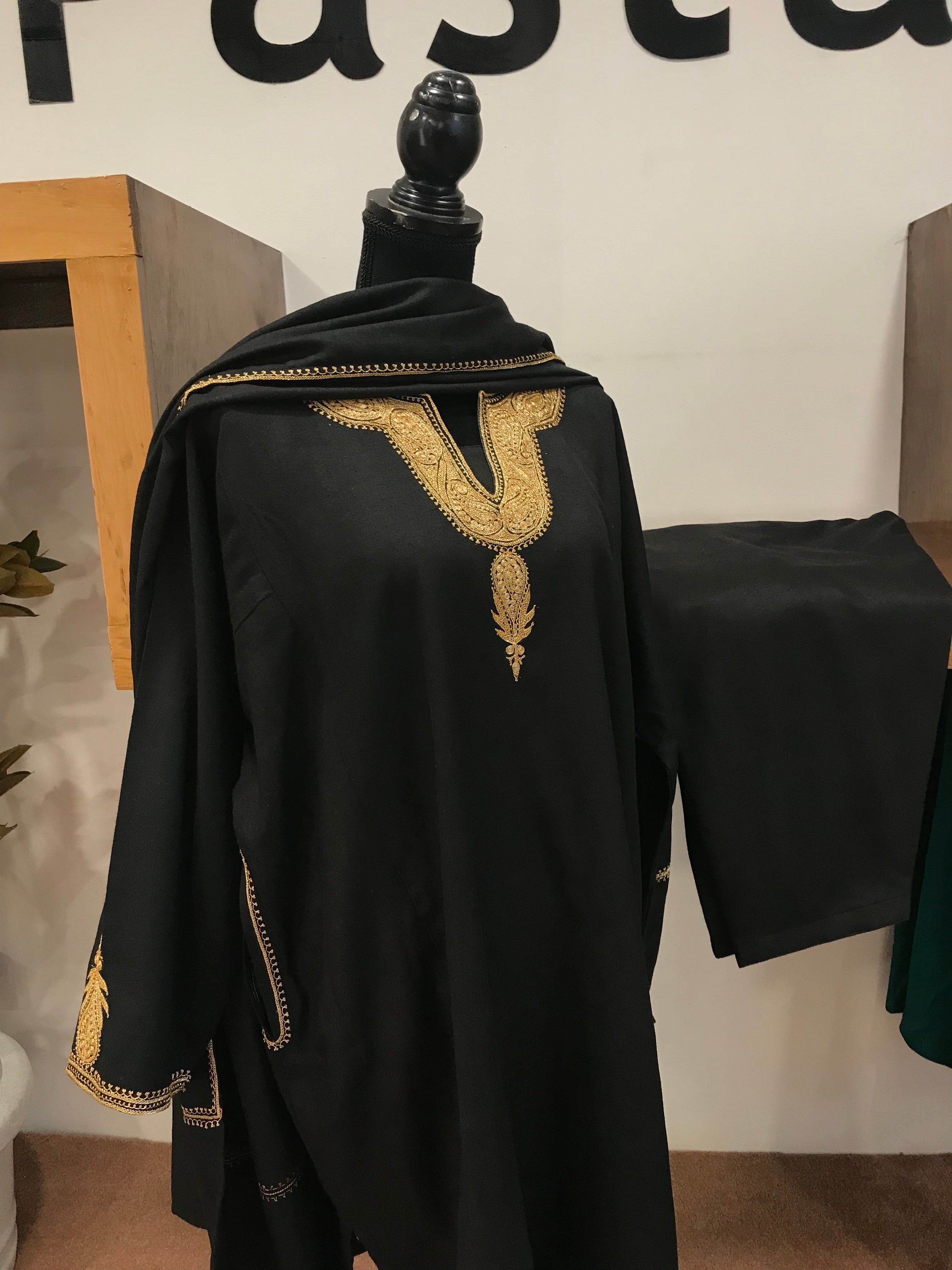 Pure pashmina and pure wool blend Pheran set 3pc with handcrafted Tilla