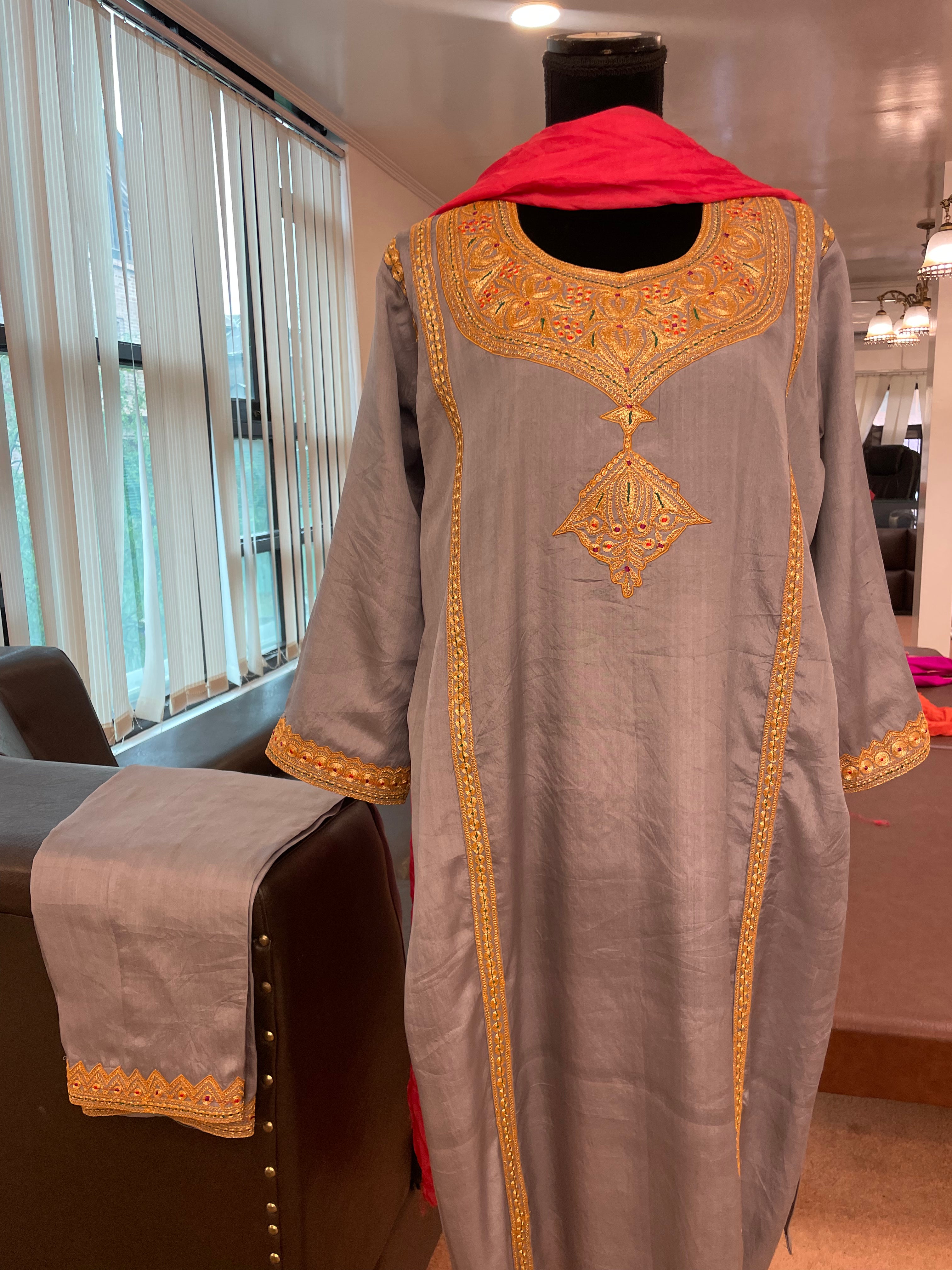 Puresilk tilla kurta set Mtks359