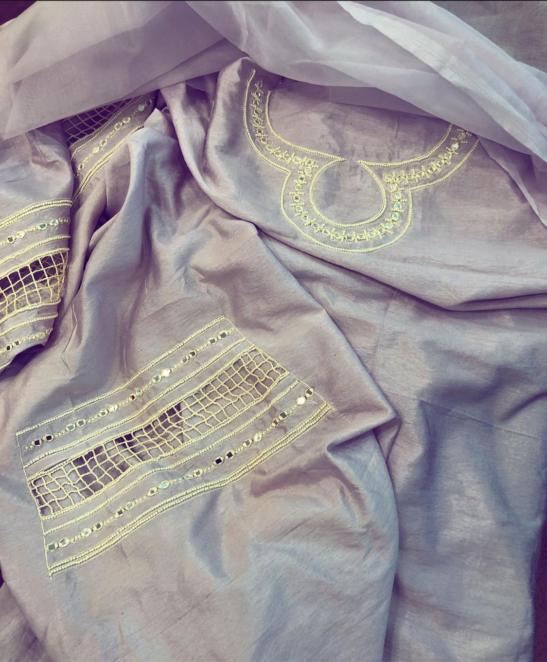 Handembroidered 3 pc suit unstitched - Pastau