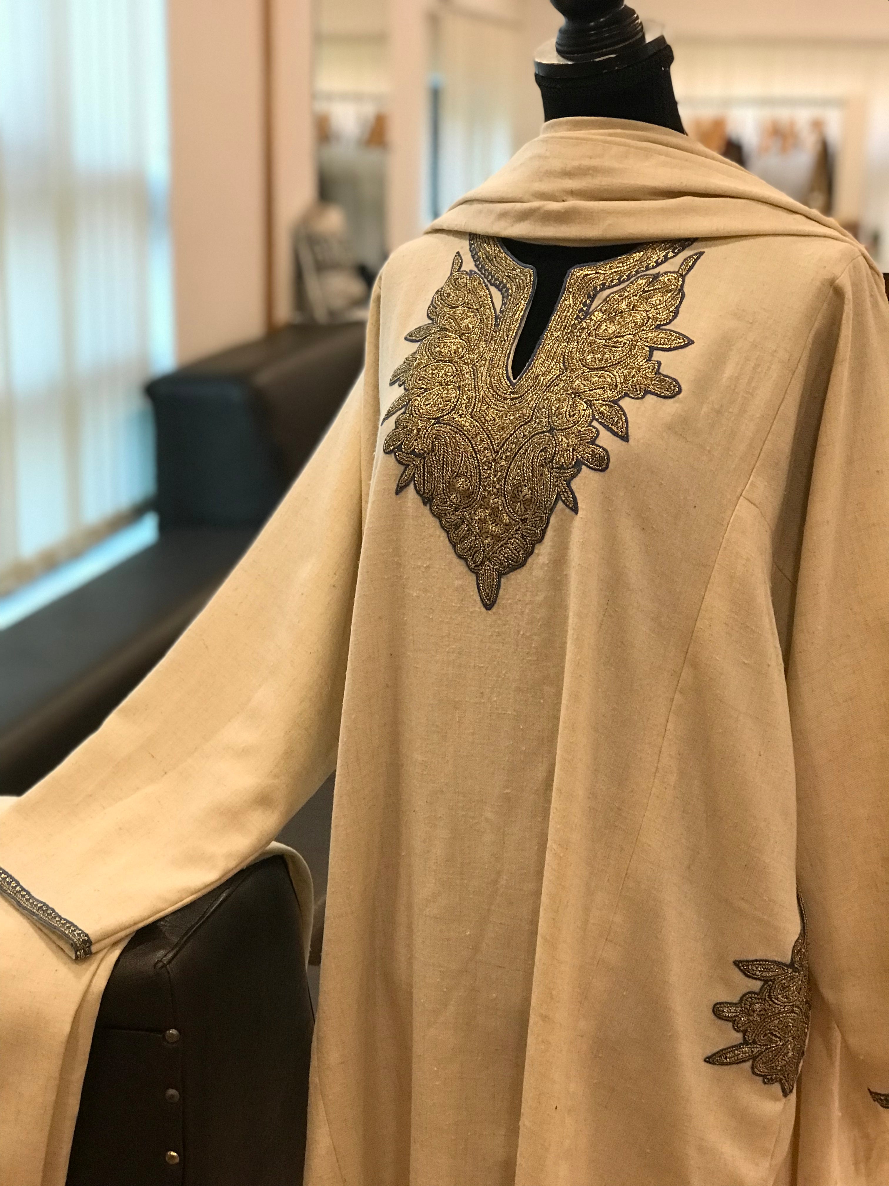 Pure pashmina and pure wool blend with Hand Tilla PWB055