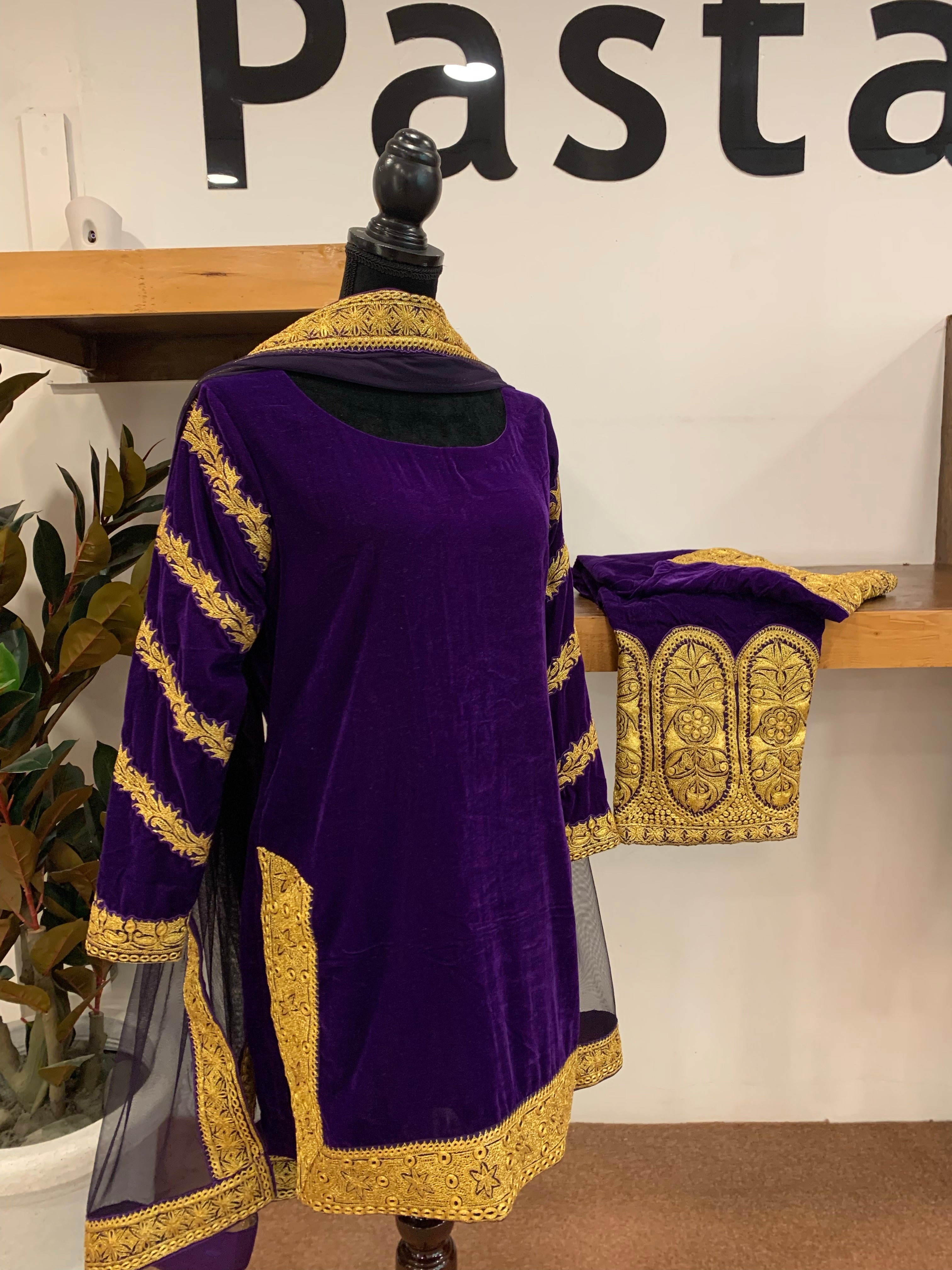 Velvet dress with machine Tilla