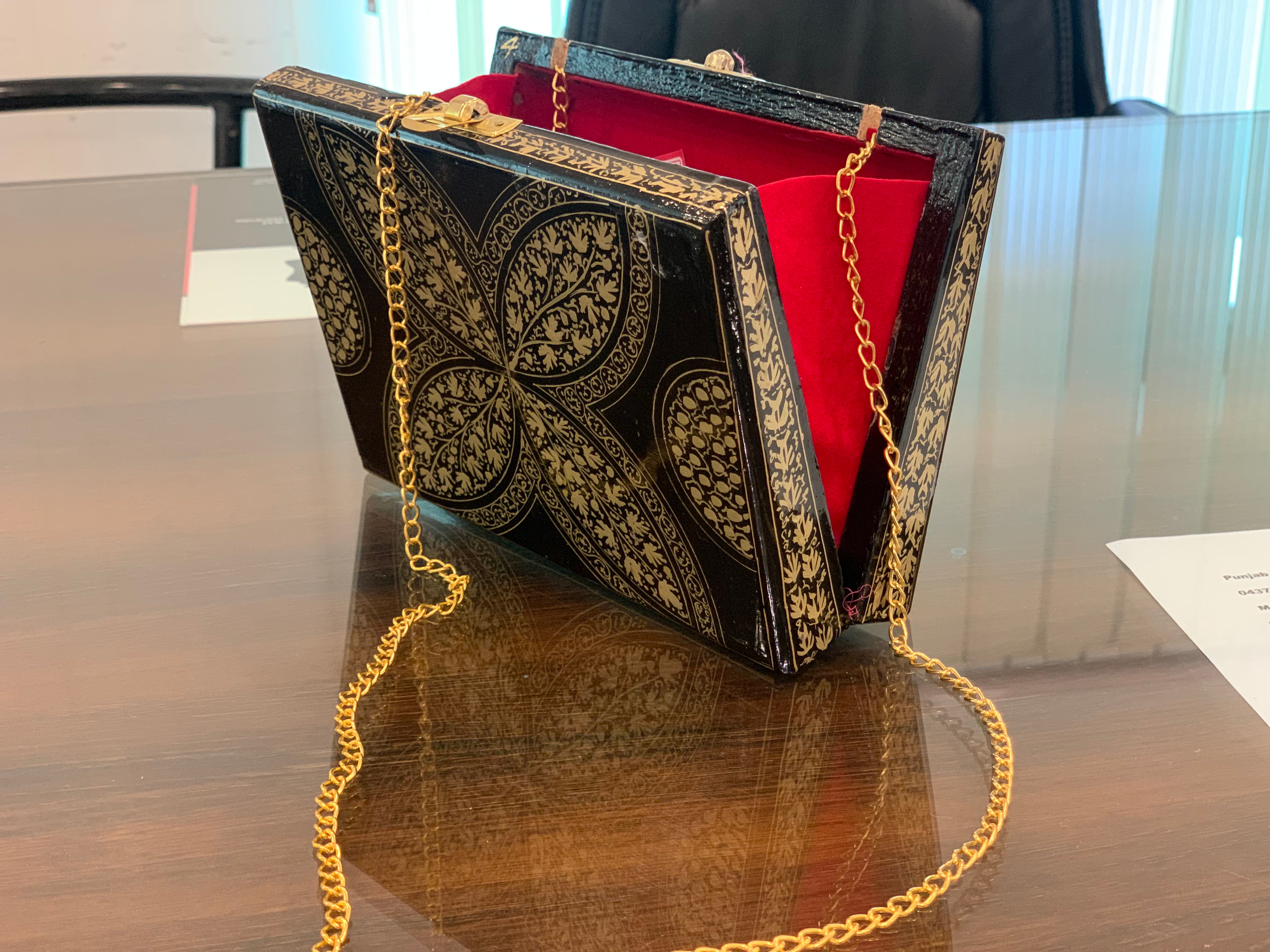 Paper Machie clutch - Pastau