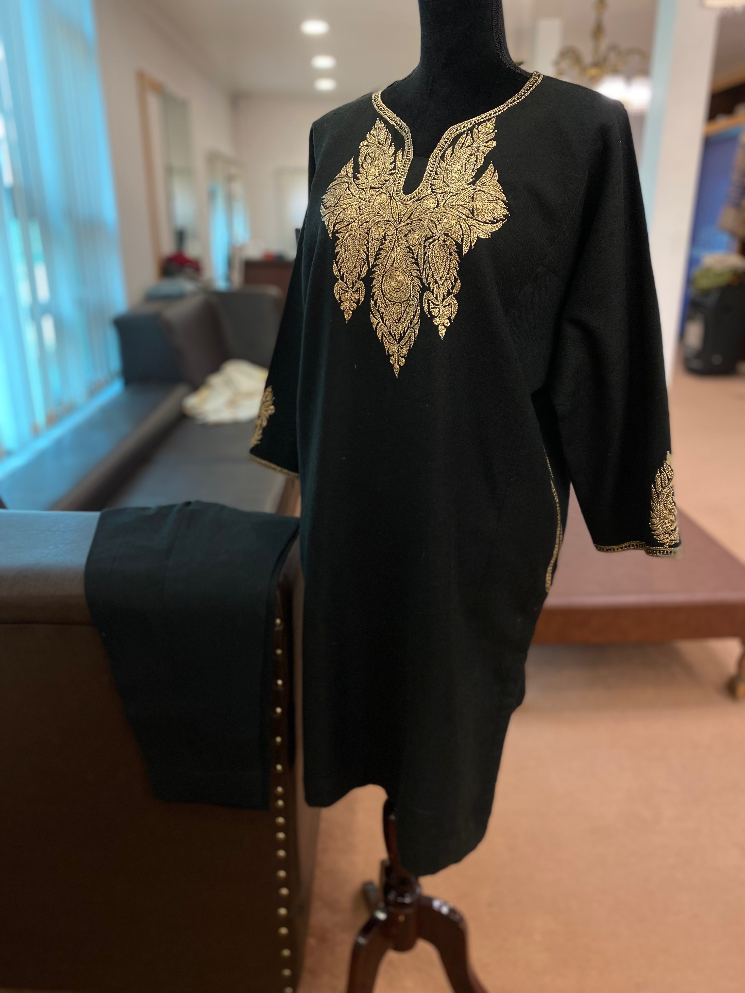 Pure pashmina blend pheran set 2pc with Hand tilla