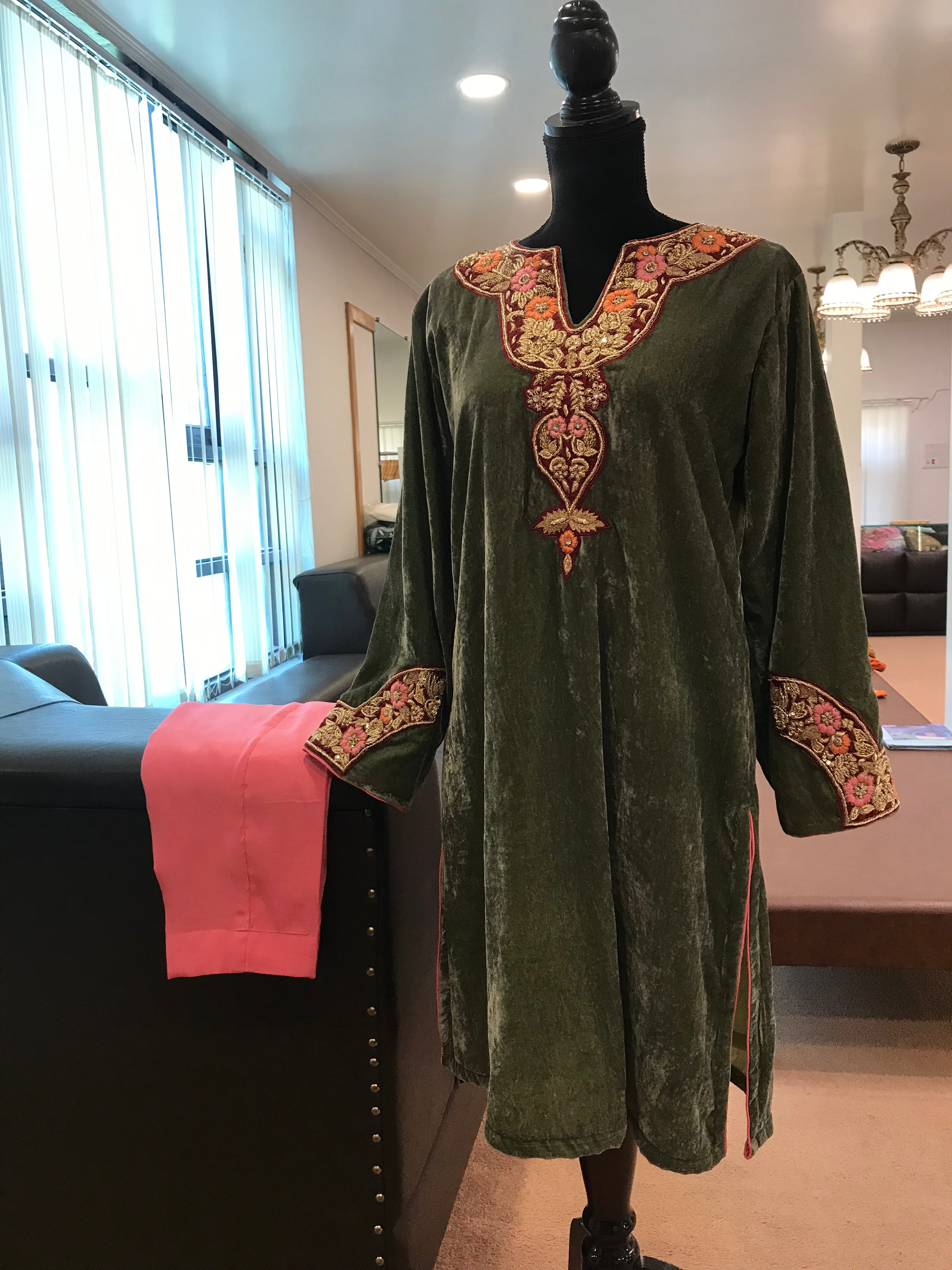 Hand embroidered Kurta set 2pc stitched