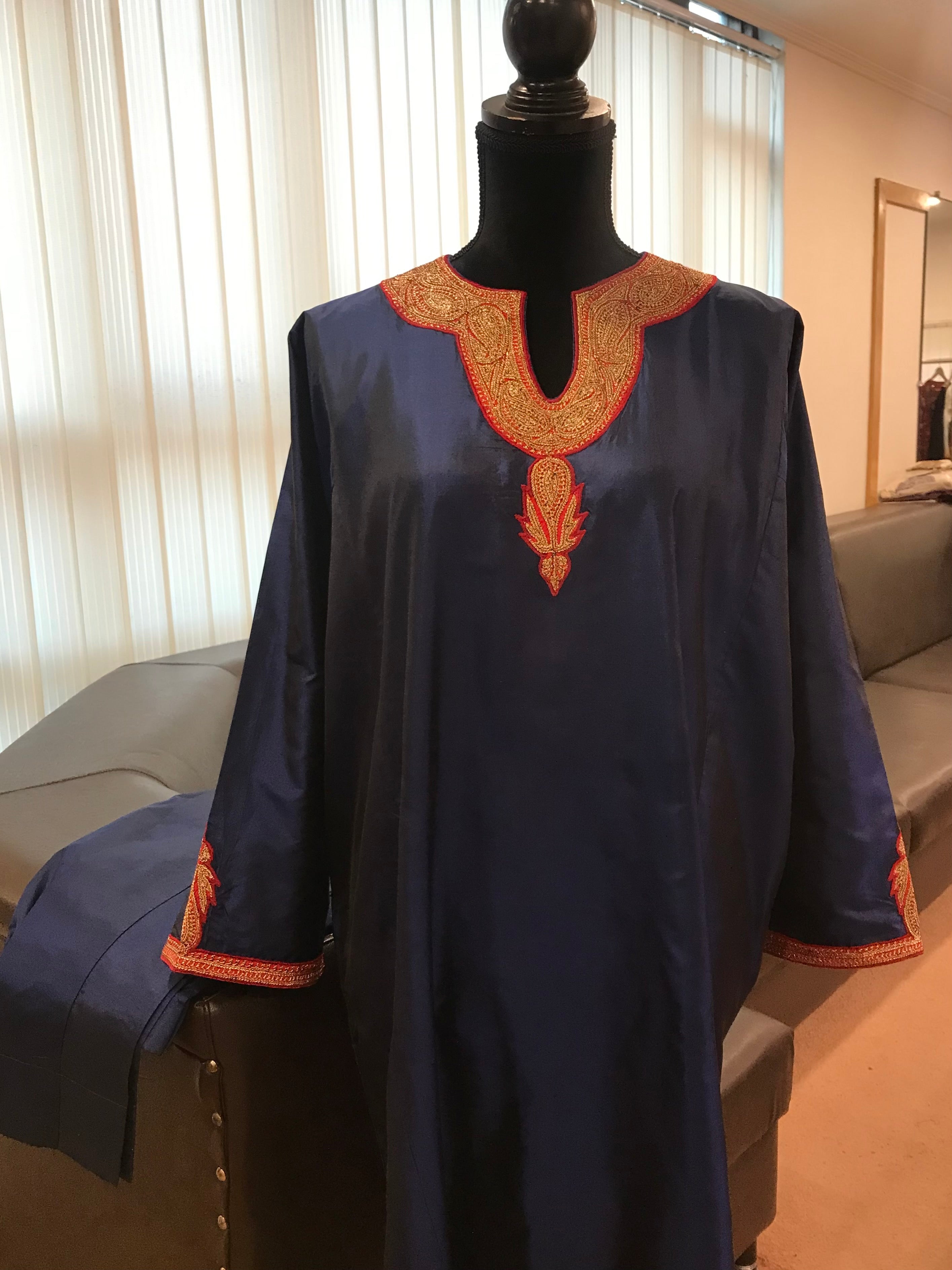 Hand tilla pure silk 2pc pheran set stitched.