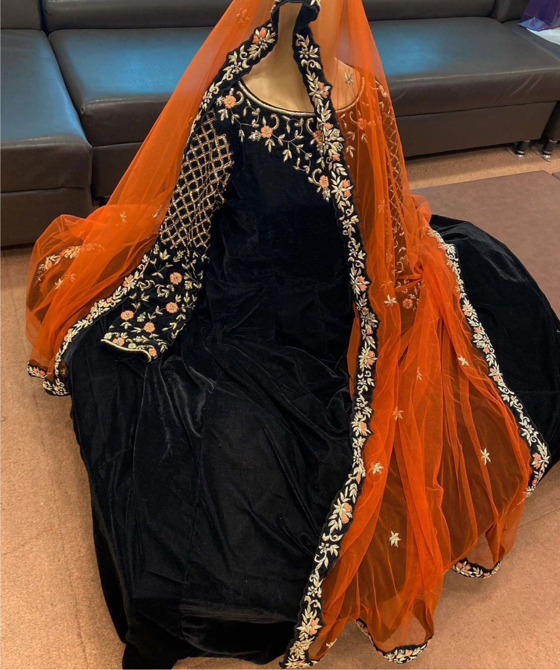 Handembroidered Dress - Pastau