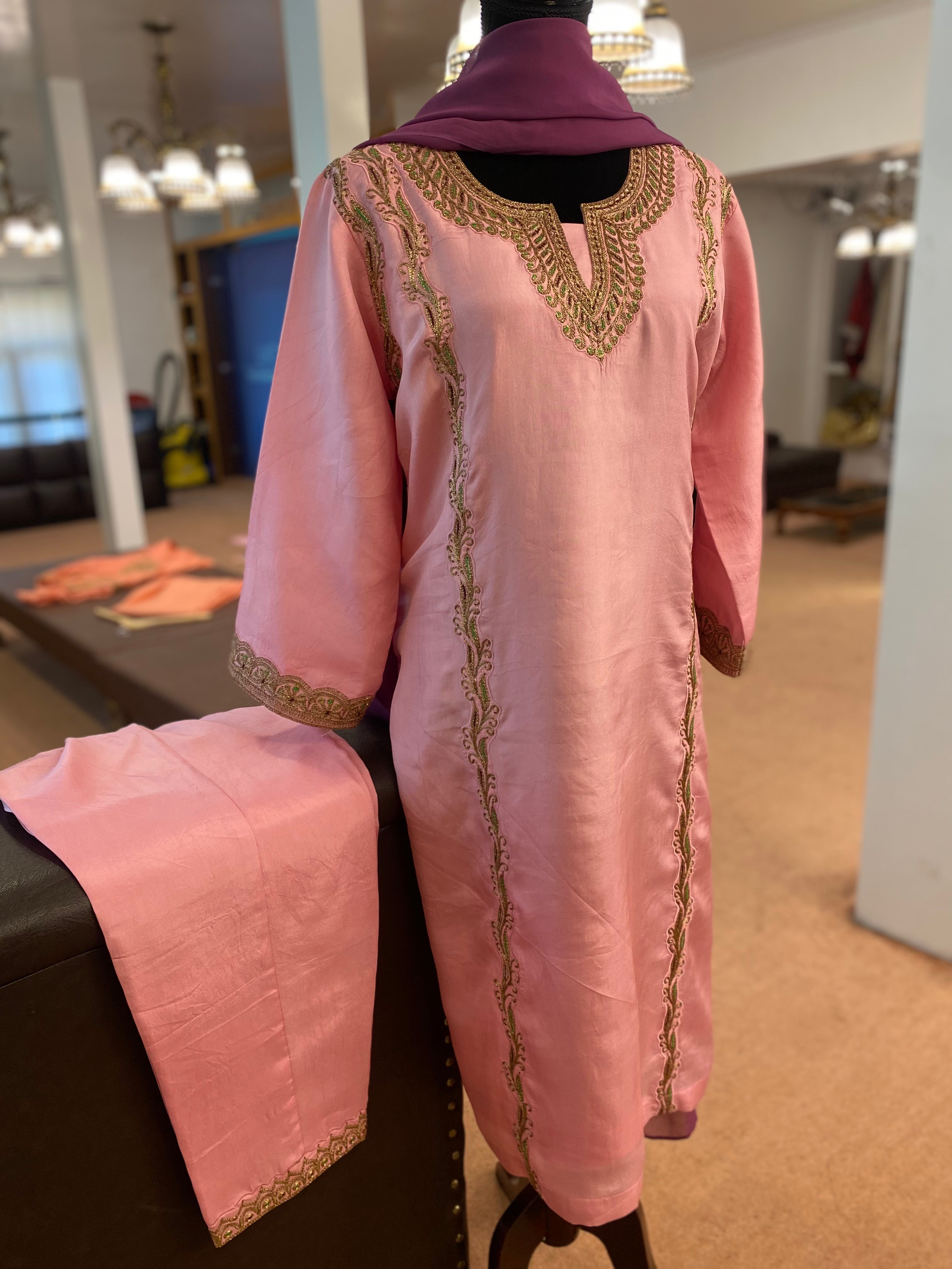 Pure silk suit 3pc stitched mtks355