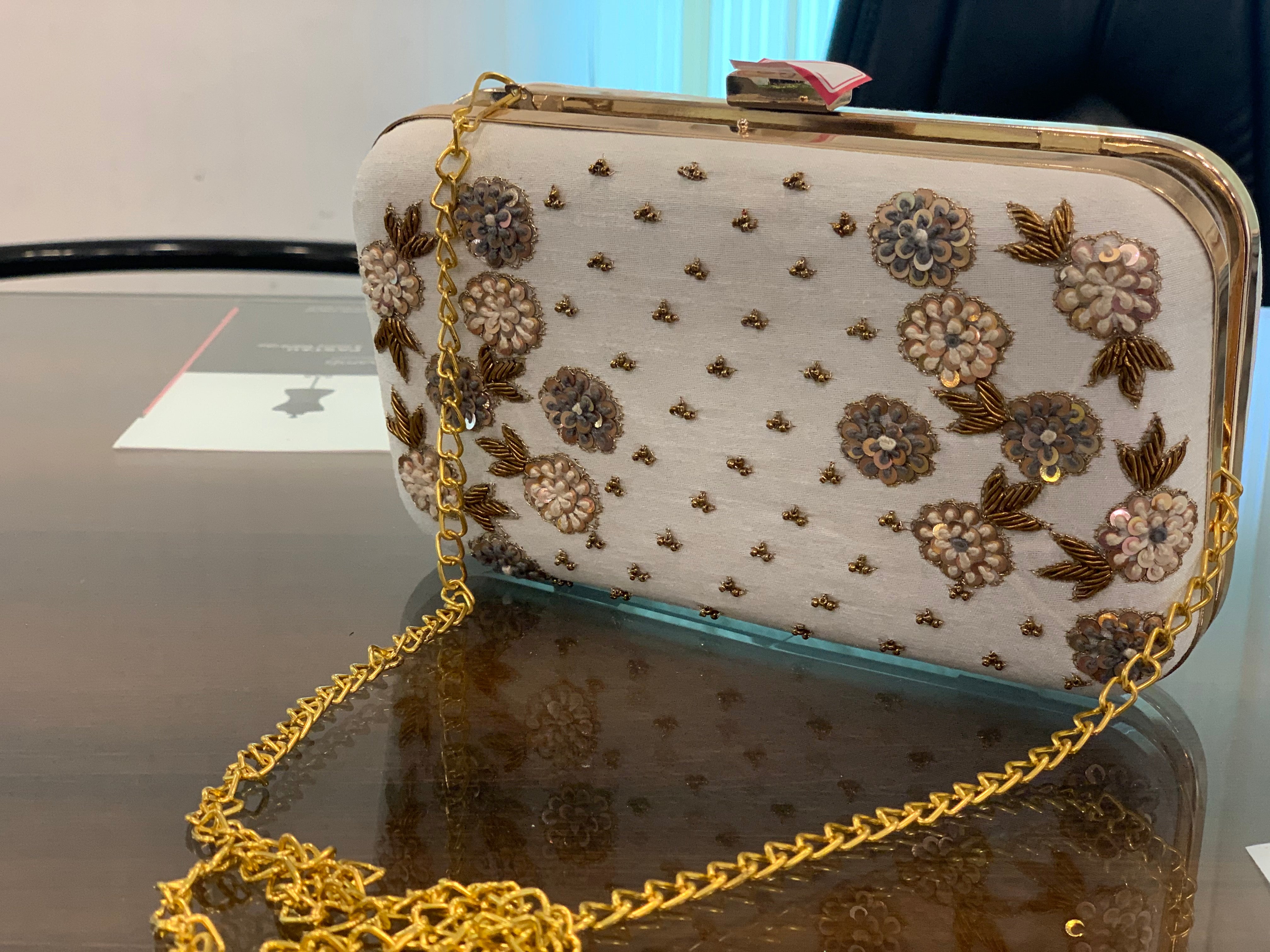 Embroidered Clutch - Pastau