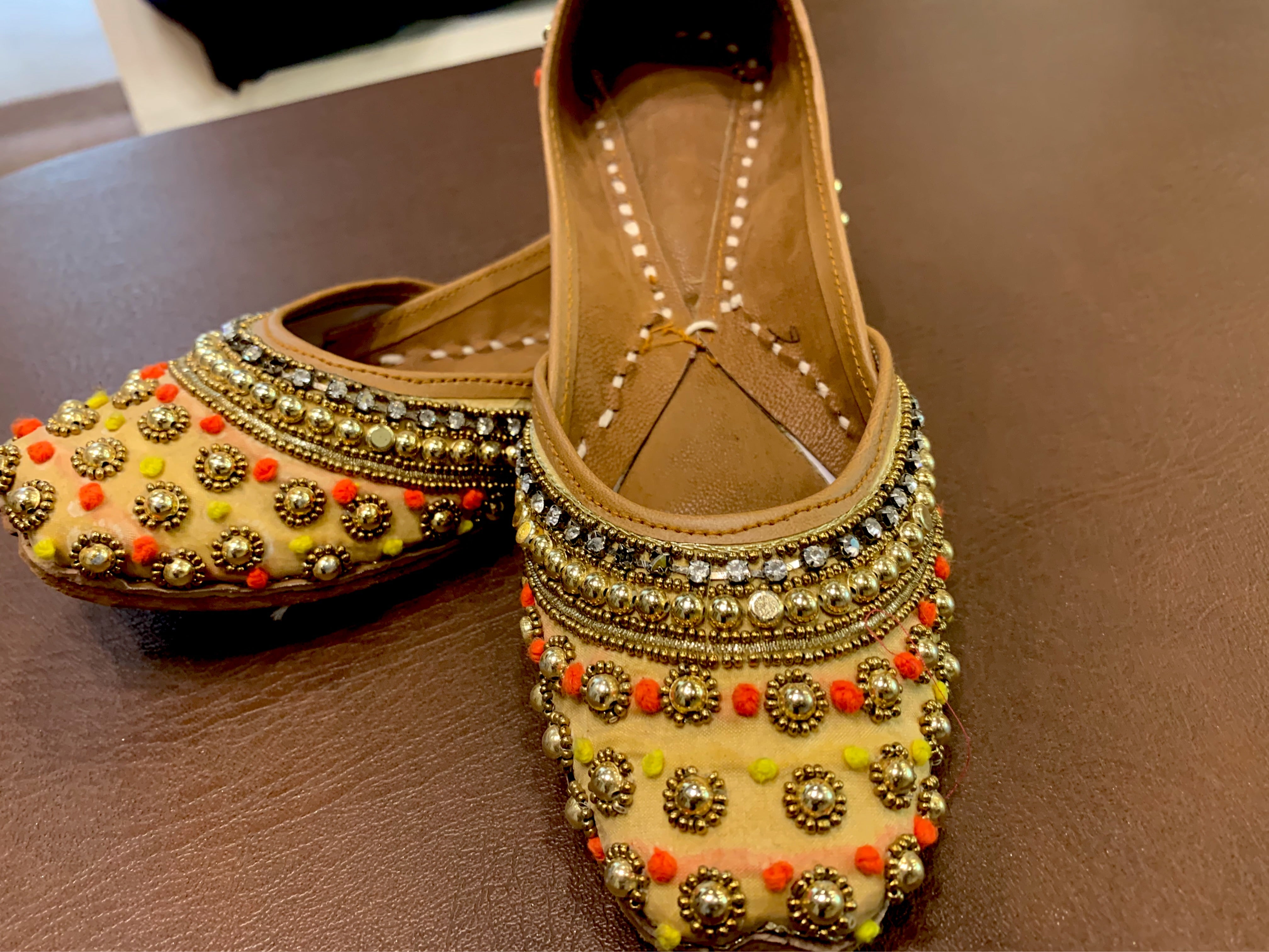 Handmade Genuine Leather jutti - Pastau