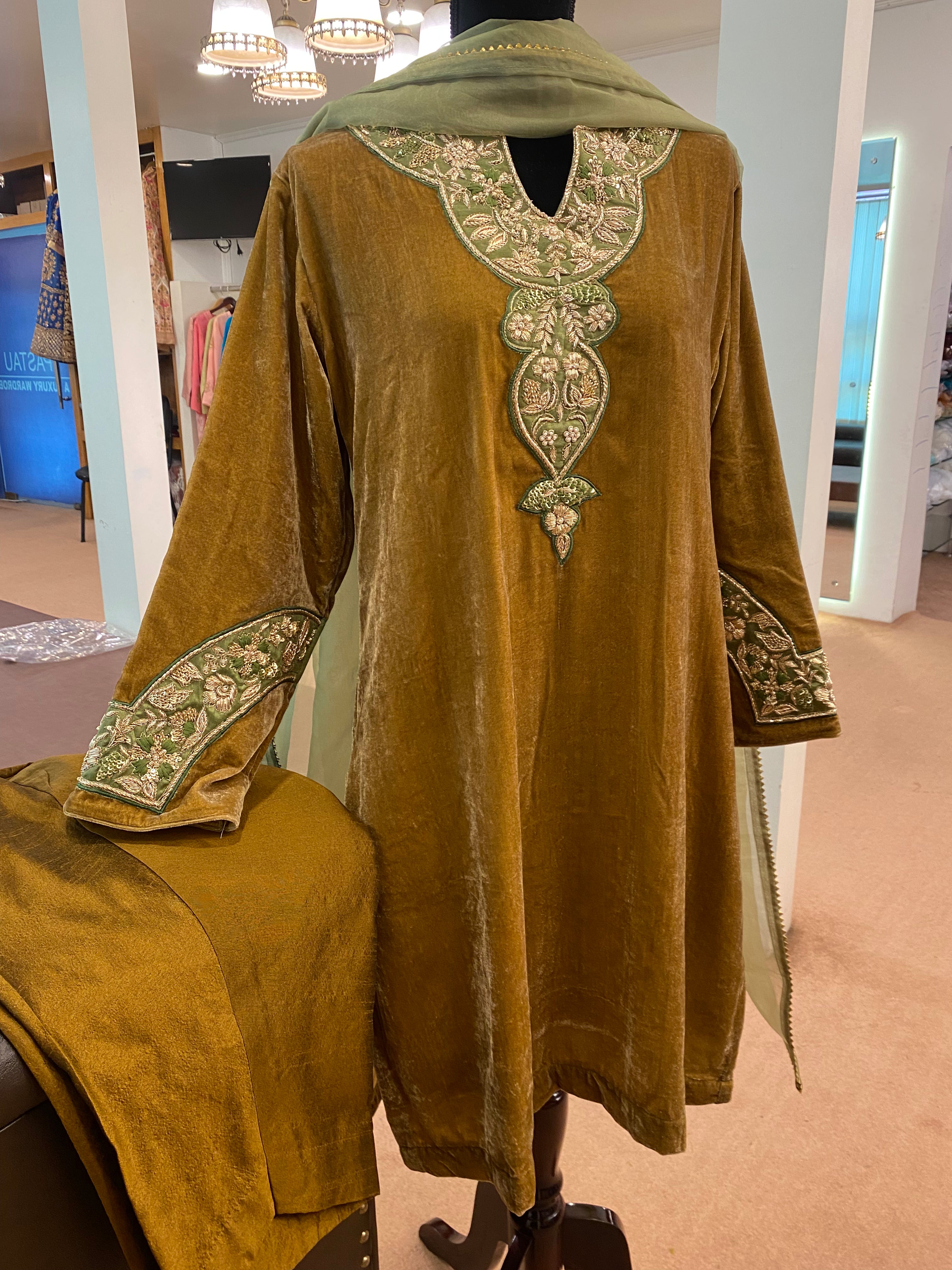 Golden velvet kurta set With Handembroidery 3pc stitched