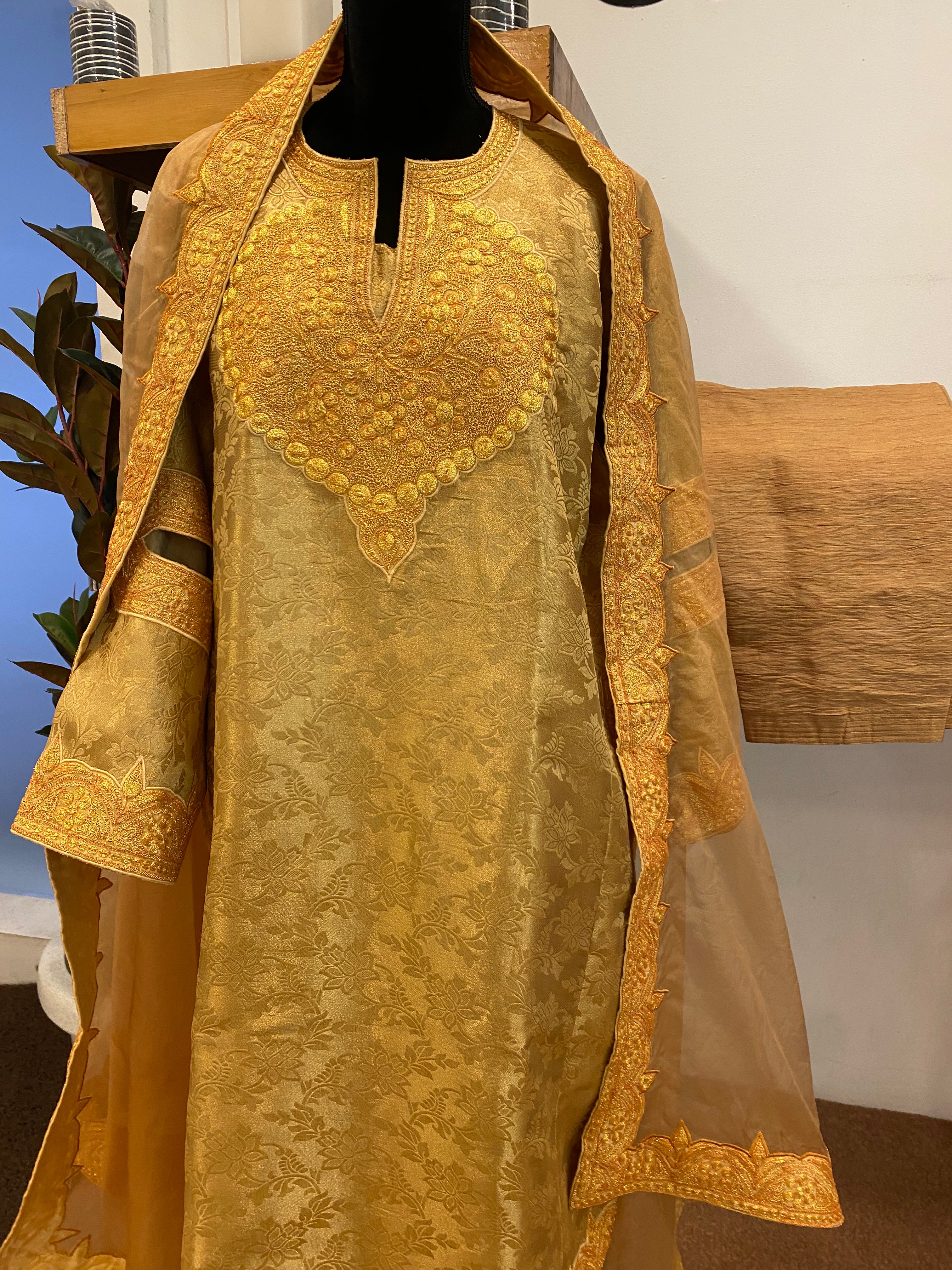 Tilla pheran set 3 piece – Pastau
