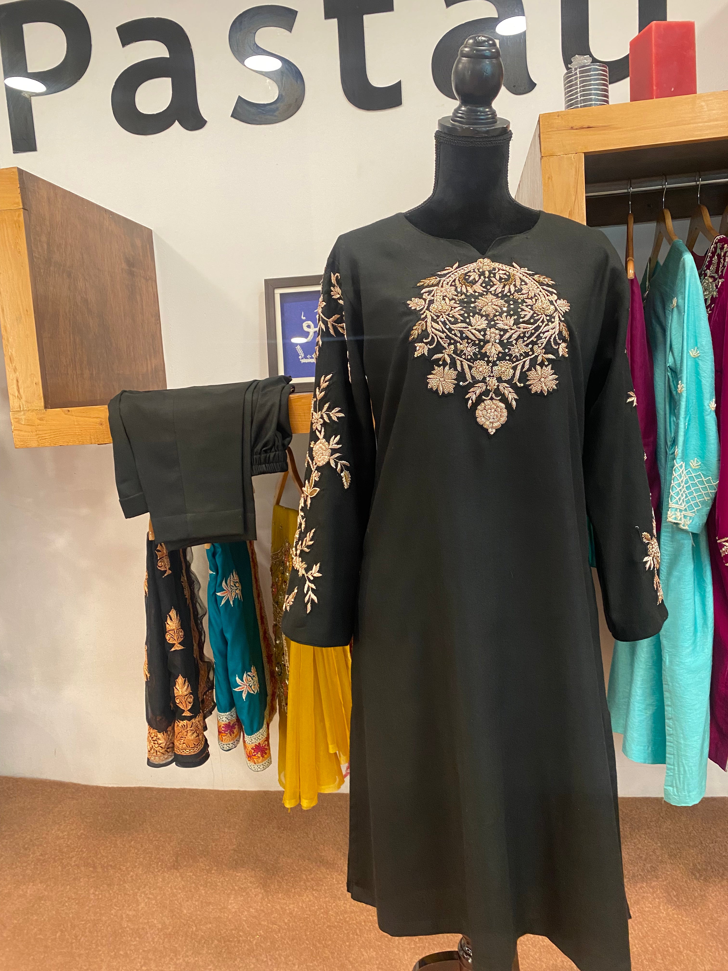 Pure pashmina and pure wool blend pheran set 2pc stitched